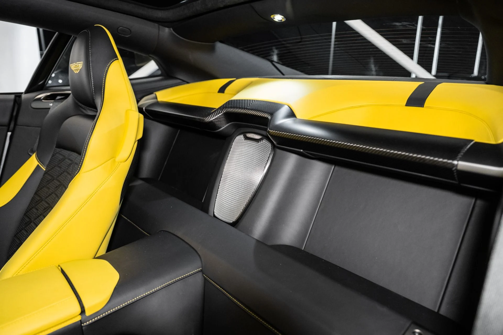 mph013_3748374965_Used_2025_Aston_Martin_Vanquish_1741191405_0526962845