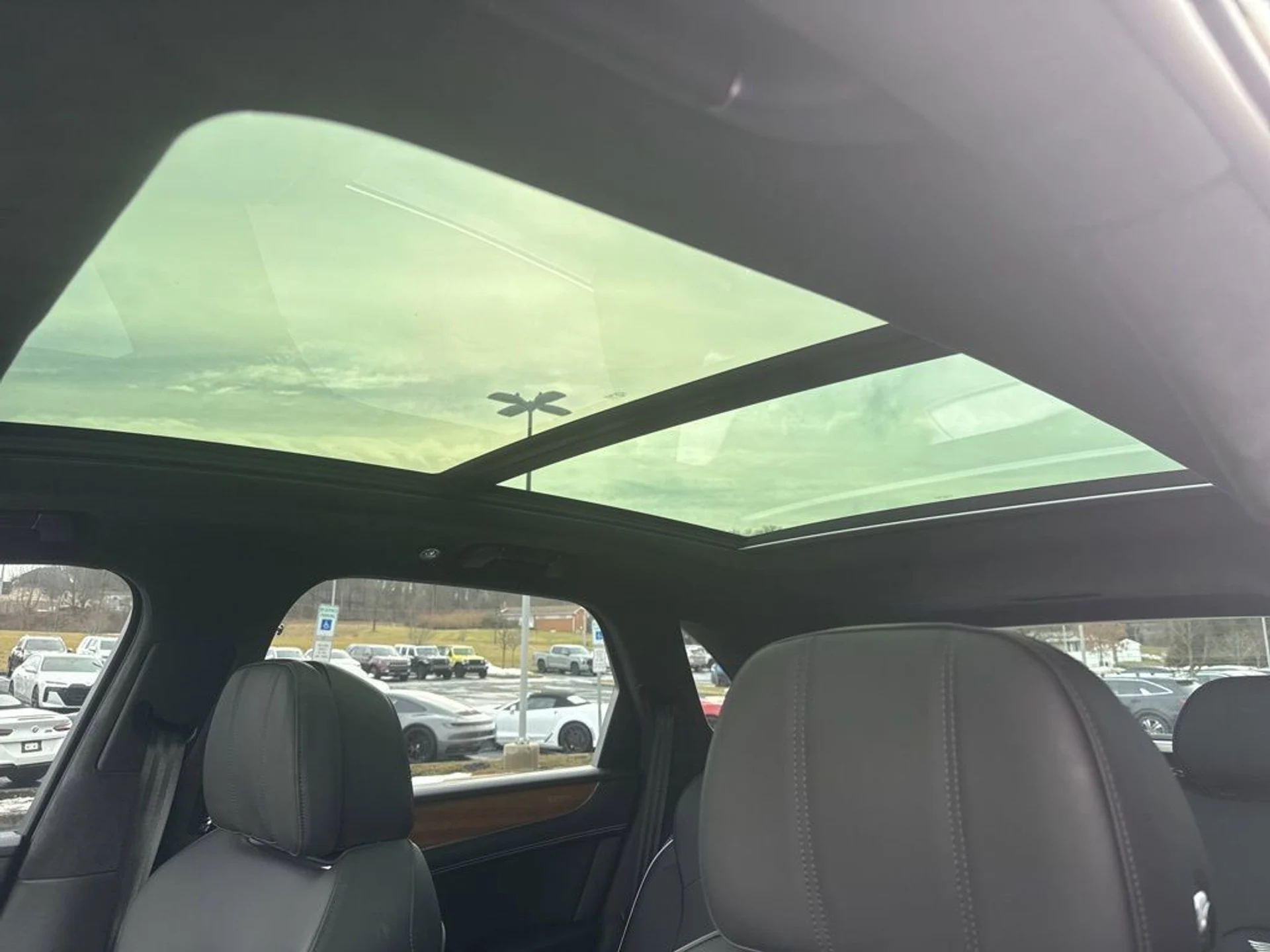 mph013_3759920681_2690e97f4cdb401bb806eecb5173b17e_cf23a6e24a