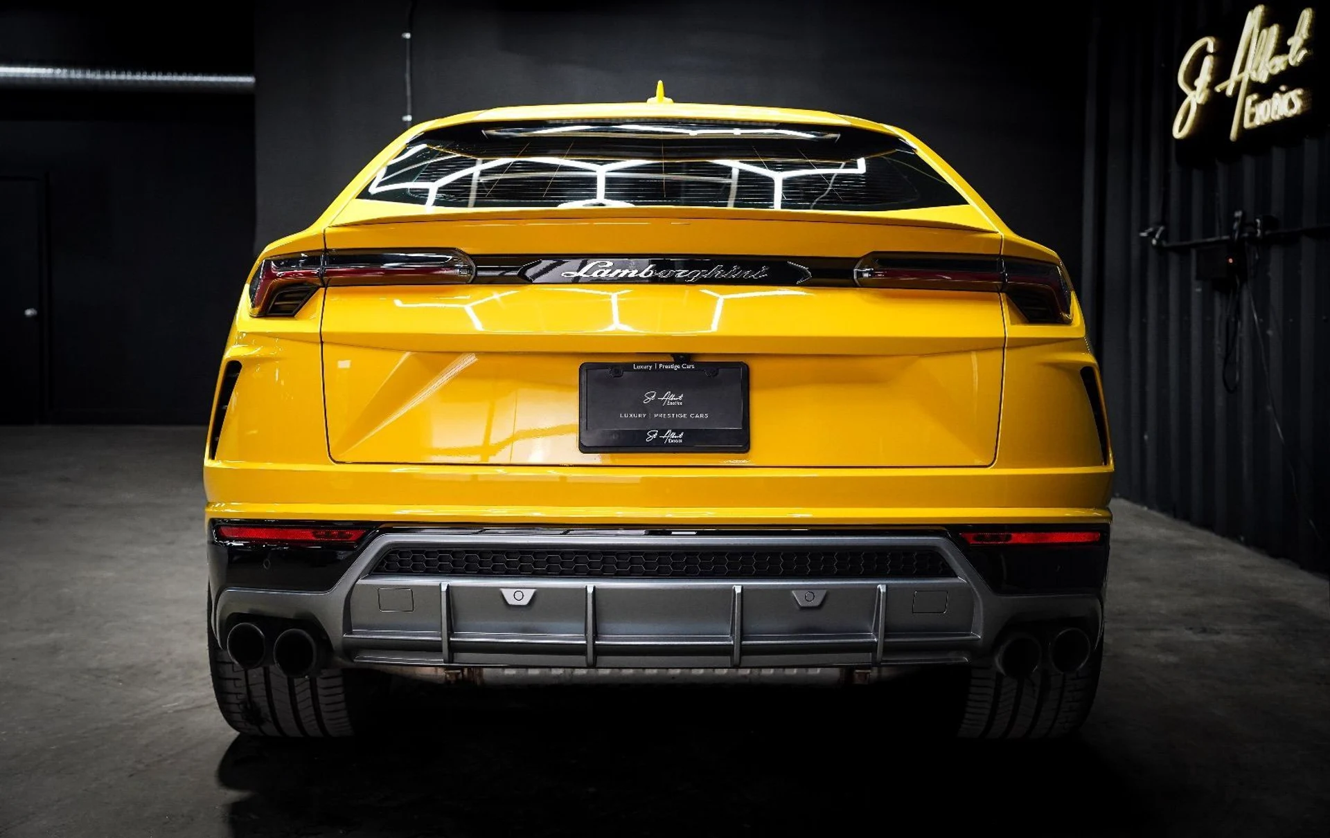 mph013_3762915628_37414663_07615_2020_lamborghini_urus_001_f66a3f2cb4