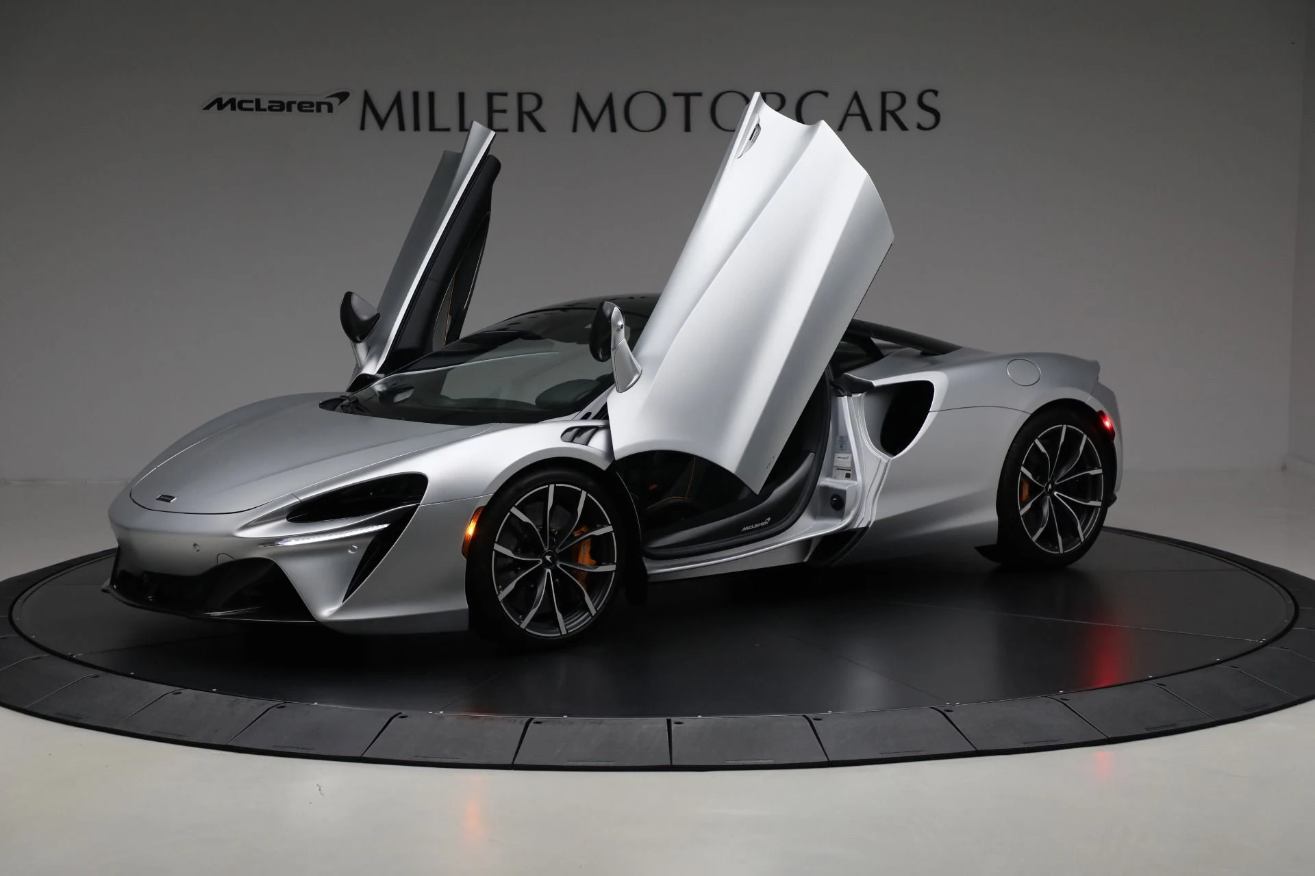 mph013_3776663763_Used_2023_Mc_Laren_Artura_Vision_fe11012586