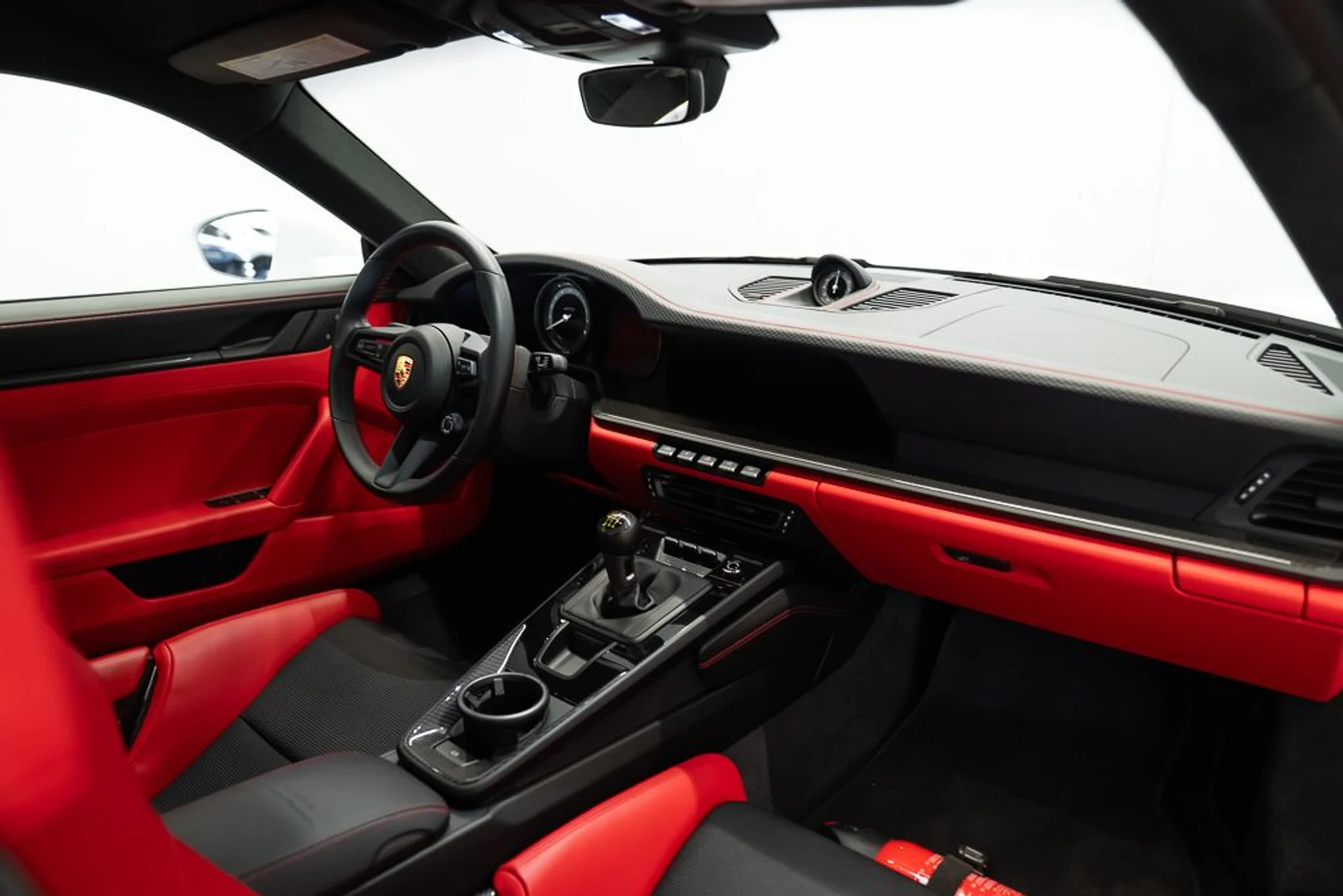 mph013_3781576346_porsche_911_2024_2b2b6a034c