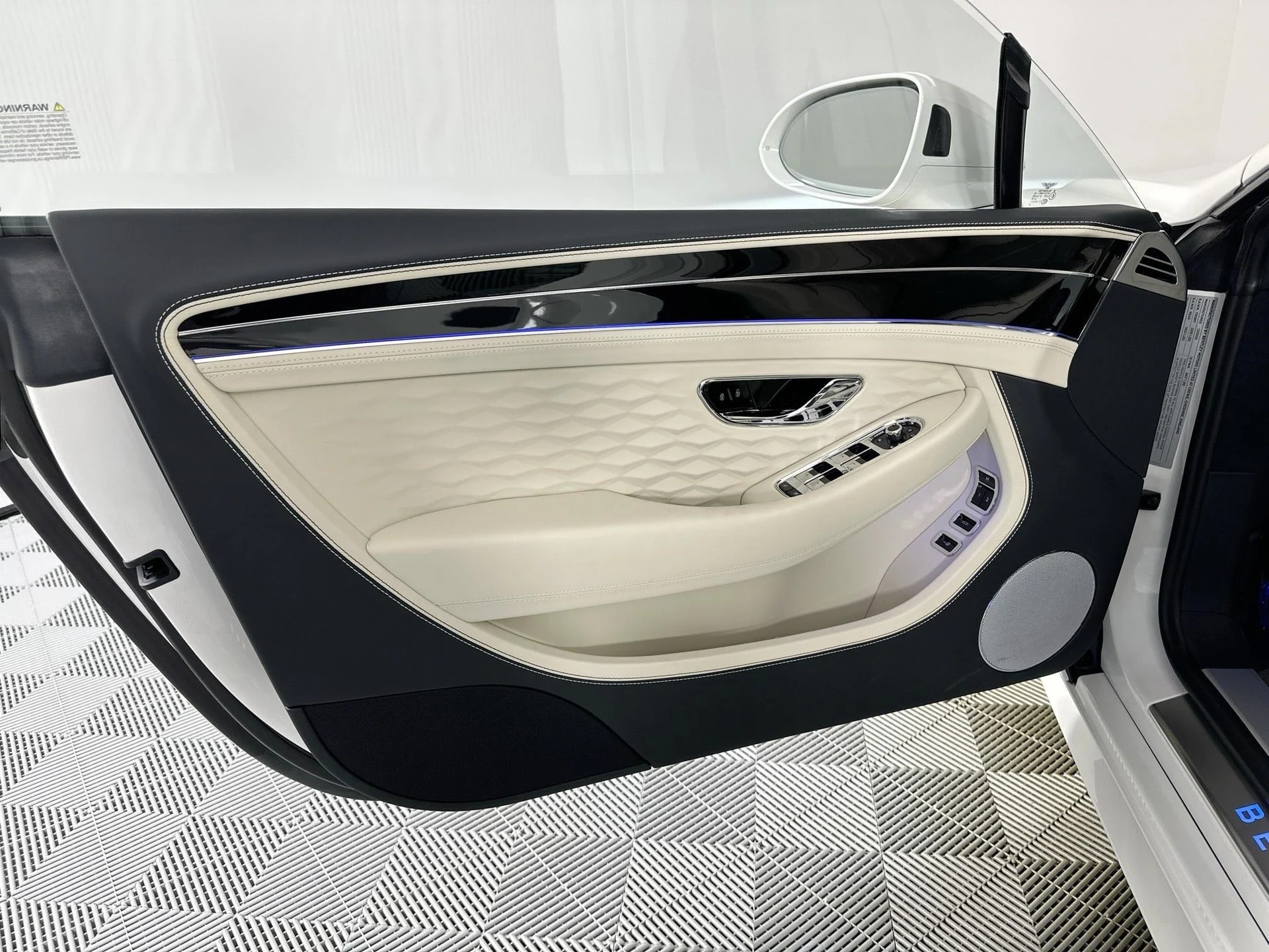 mph013_3784150100_14_e8d3d273d9