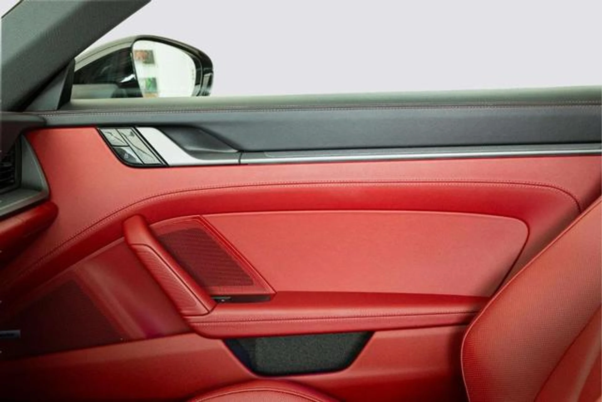 mph013_3785142593_nc_Eo6c6_Zq20_S1a4_V_Kcm_Ew3_Y_Yr_M_4254881afd