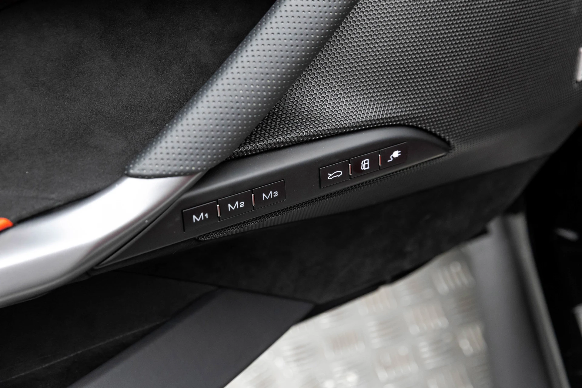 mph013_3785754701_6982a2149cf54a50b0a67c810b63924e_cc1d899af1