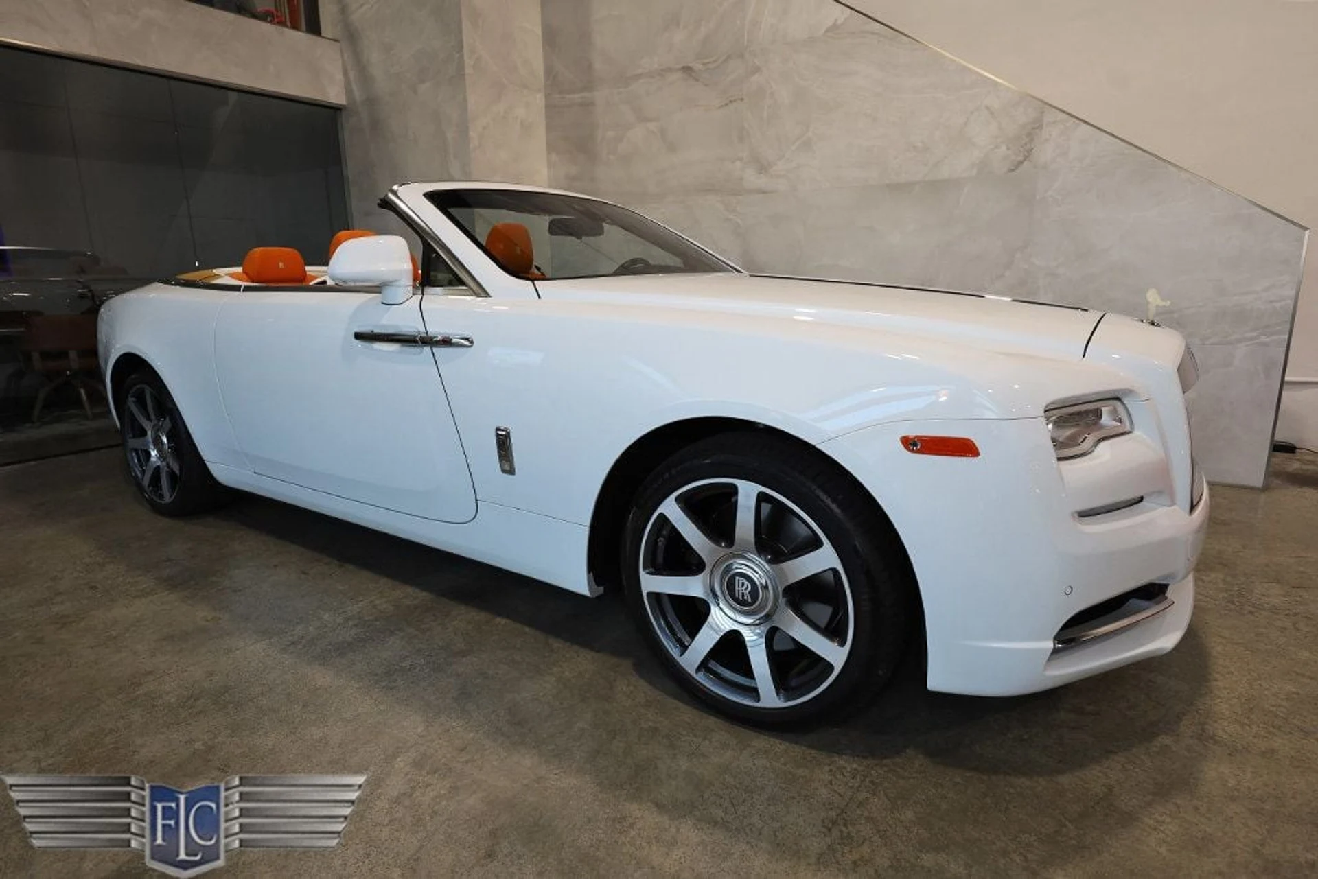 mph013_3787304771_used_2017_rolls_royce_dawn_convertible_9689_23041760_14_1024_7782ec6808