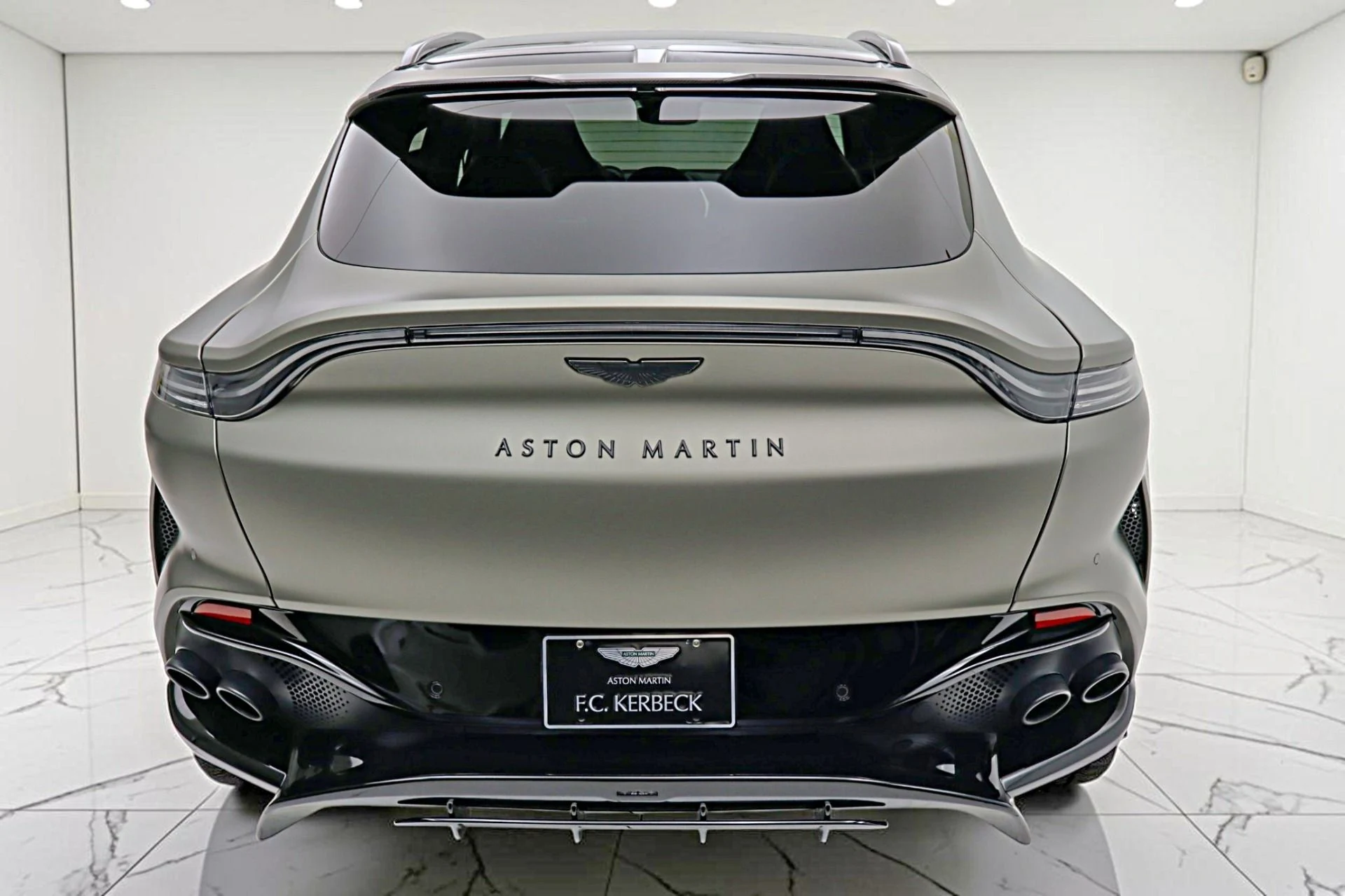 mph013_3794101475_Used_2023_Aston_Martin_DBX_707_3bee58a586