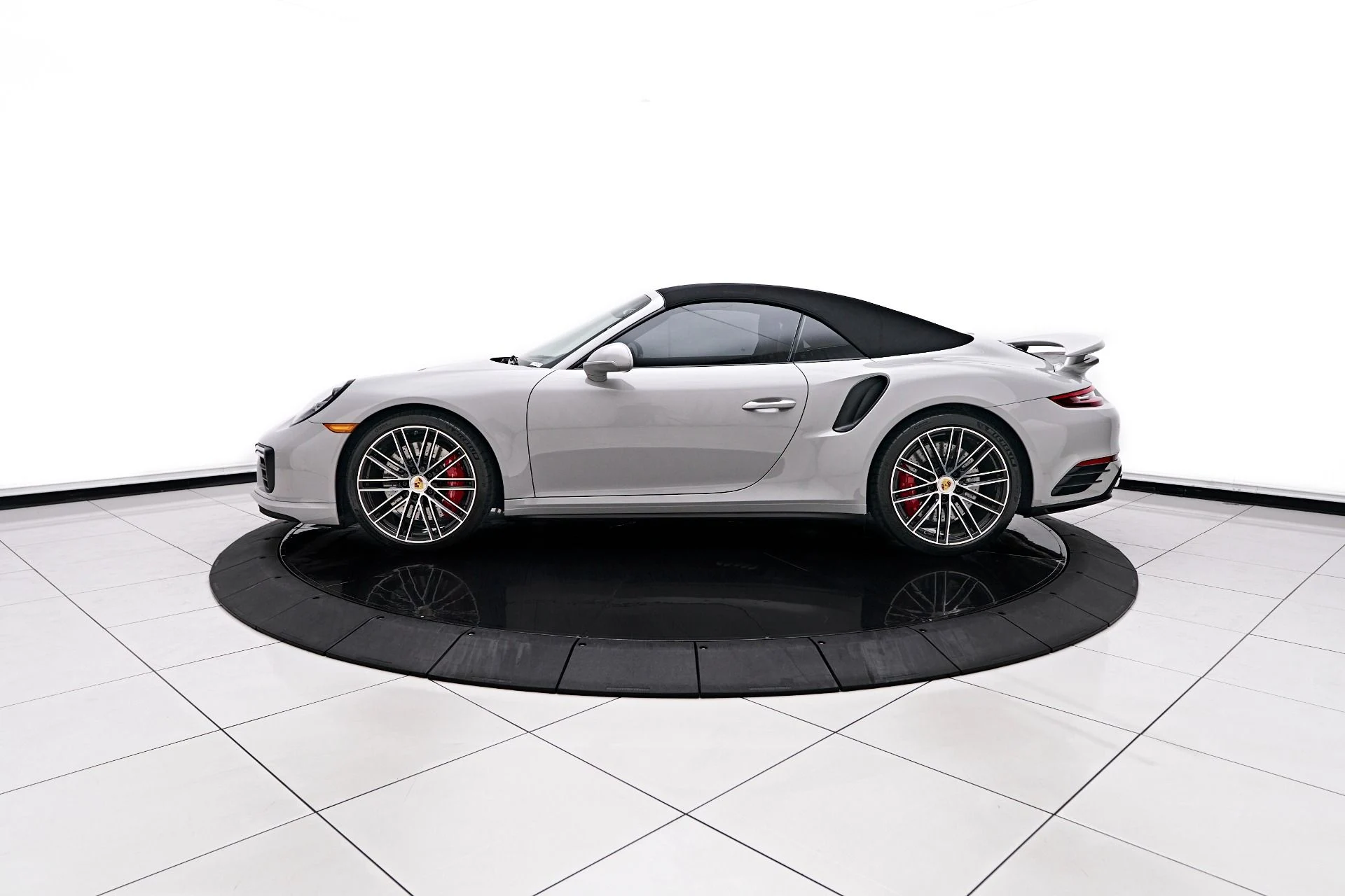 mph013_379760828_Used_2019_Porsche_911_Turbo_1757547198_5c91511473