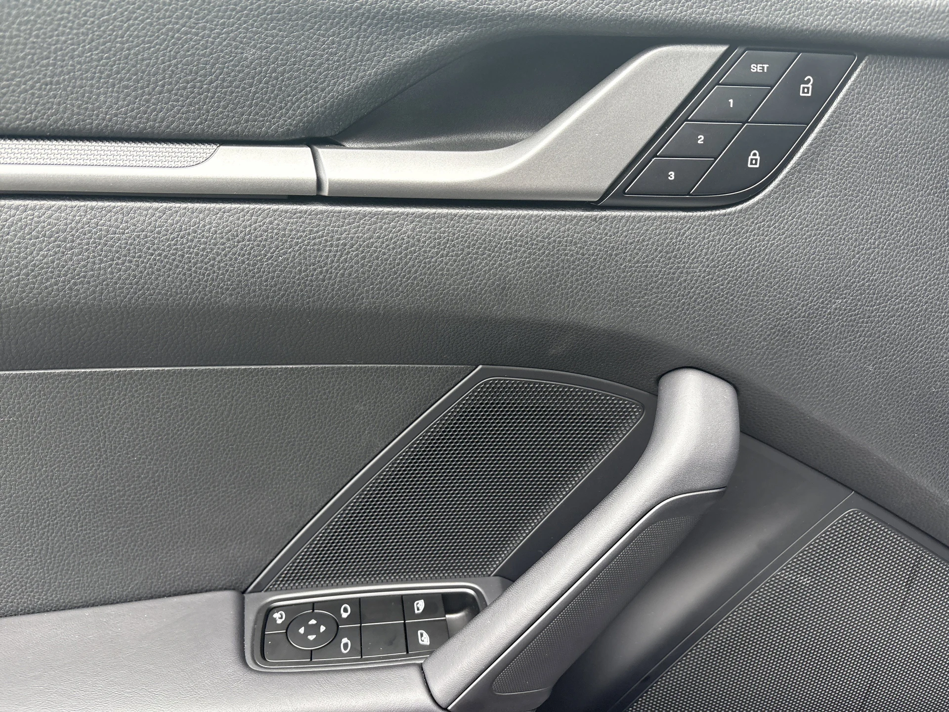 mph013_3799262305_067387b9fa6e434e8ae9757b9fe7c390_6b617ebe91