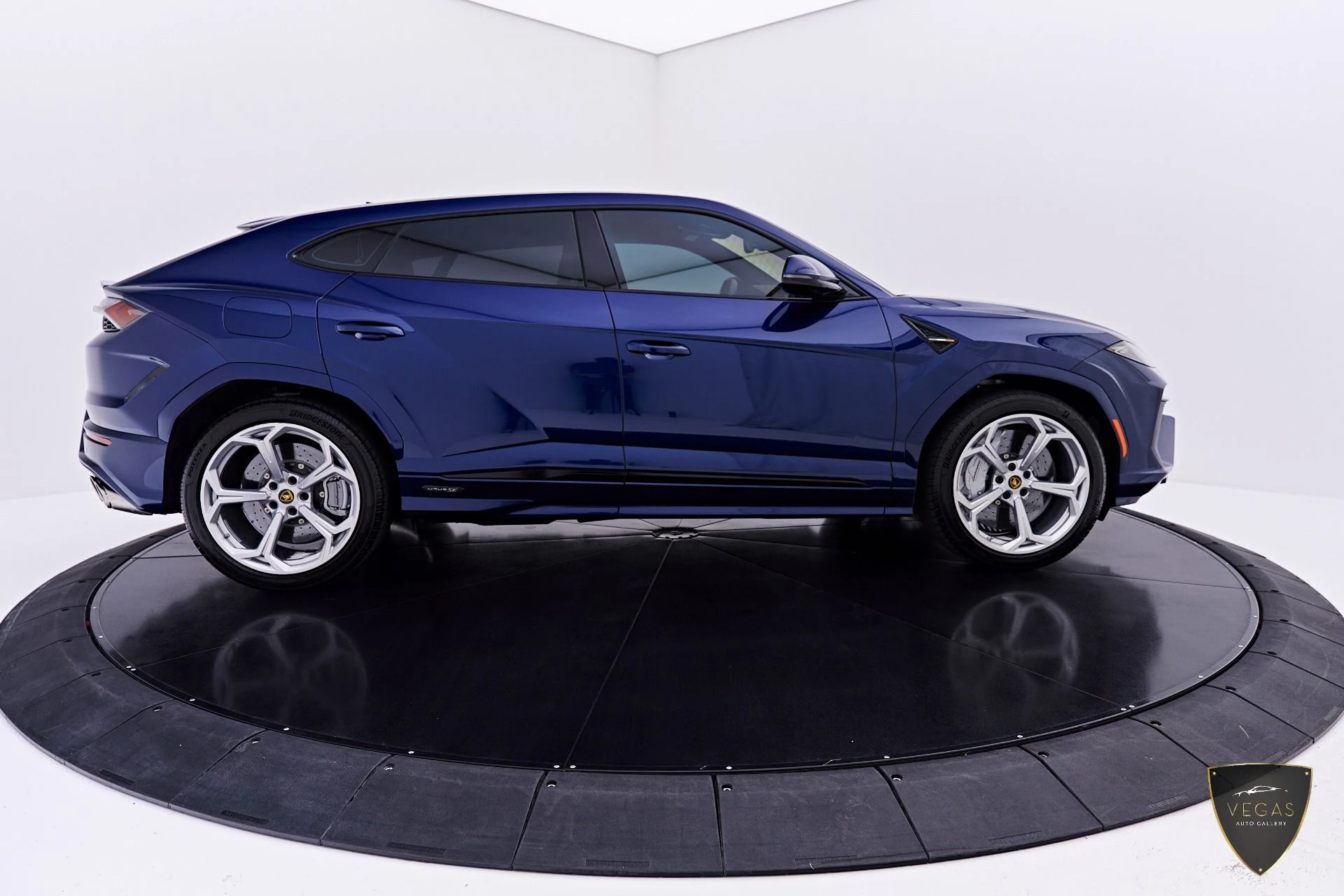 mph013_3799496619_Used_2026_Lamborghini_Urus_SE_1783419612_1f8720b5a0