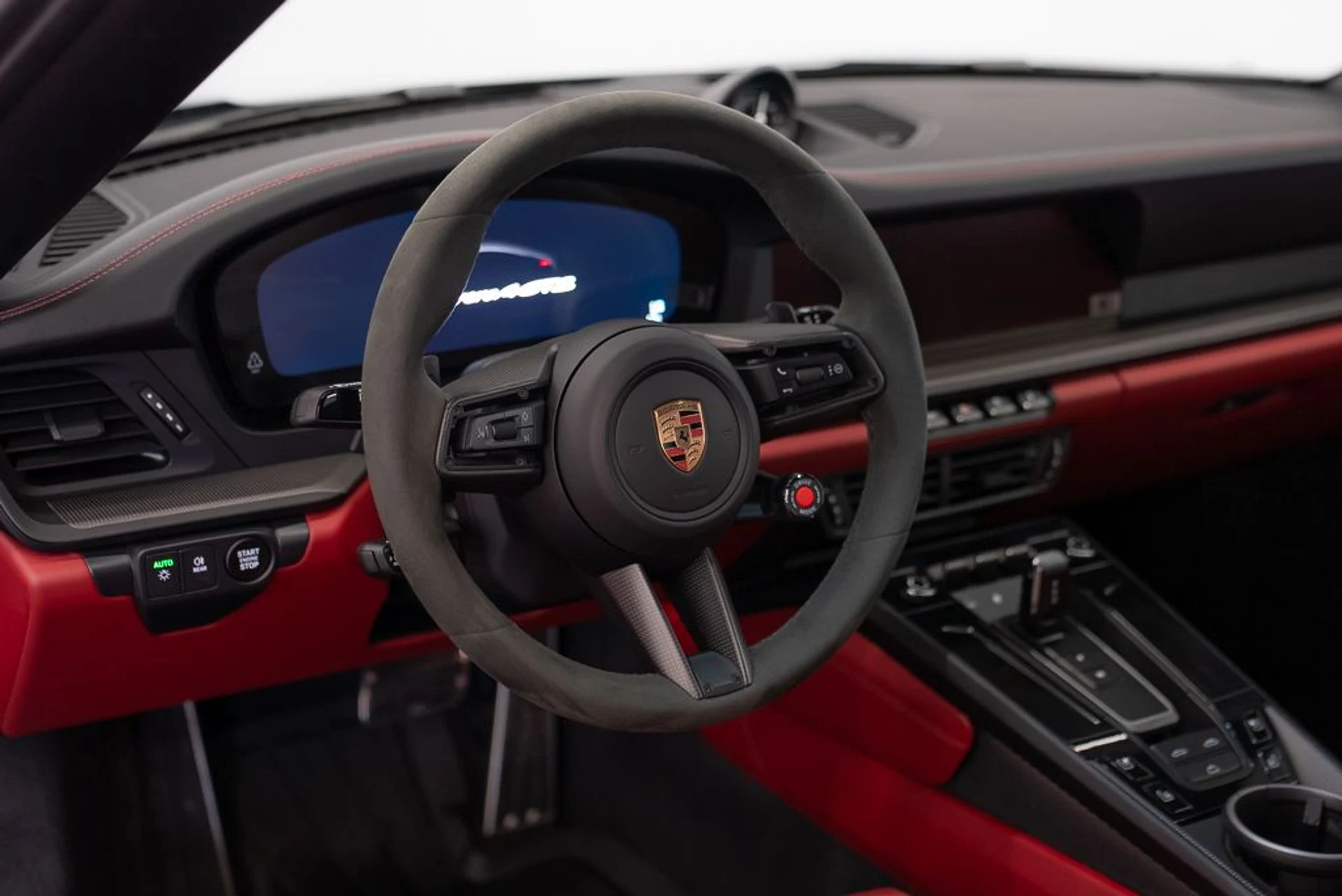 mph013_3800360341_porsche_911_2025_jpg_v_1776180195_e3dd6cdab9