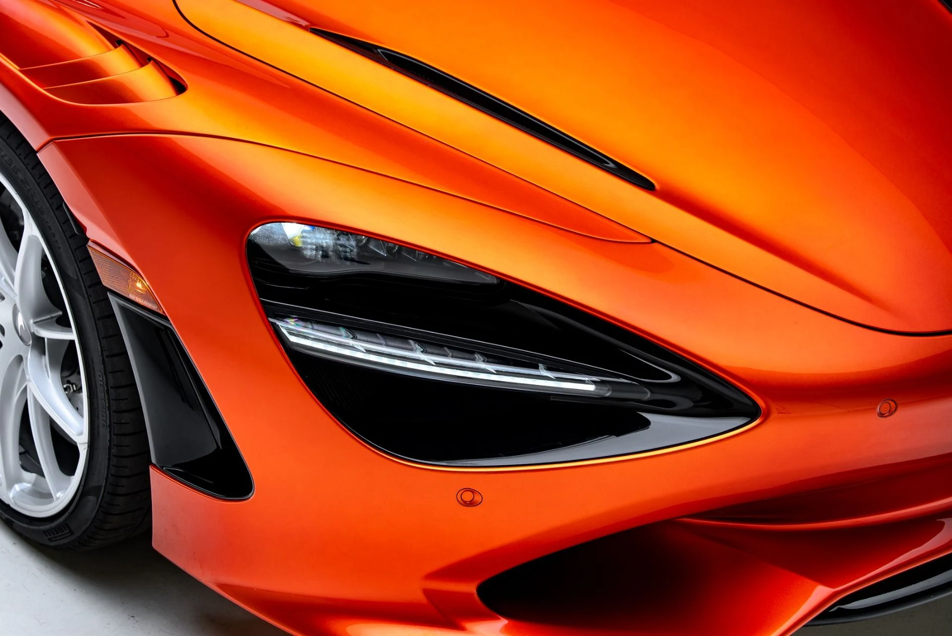 mph013_3803106296_Used_2024_Mc_Laren_750_S_Spider_1776888165_b15bf8a1cb