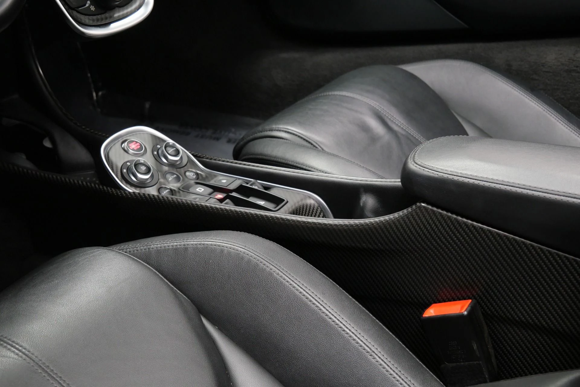 mph013_3805592870_Used_2018_Mc_Laren_570_S_Spider_1758898773_164bc26dac