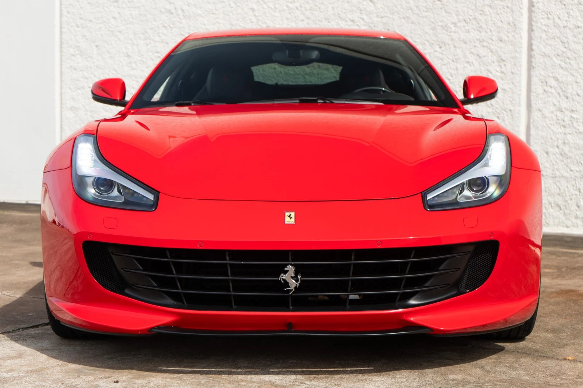 mph013_3805982684_Used_2018_Ferrari_GTC_4_Lusso_T_1771449324_7ef39b2334