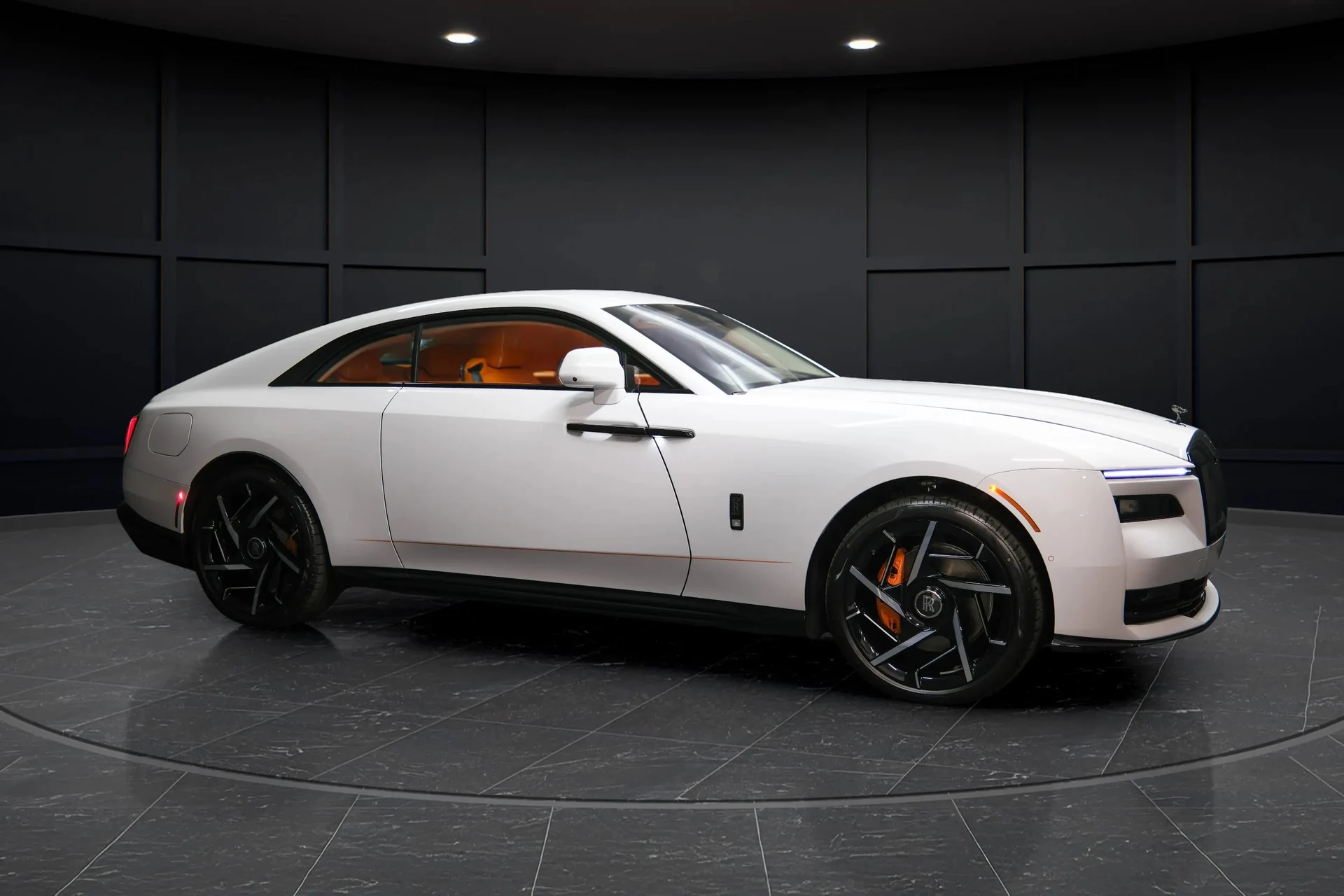 mph013_3806080964_0c33be9b_cc12_43d7_bf9a_30add8f7d183_202620_Rolls_Royce20_Black20_Badge20_Spectre20282600829_12_5d6b3e1c9b