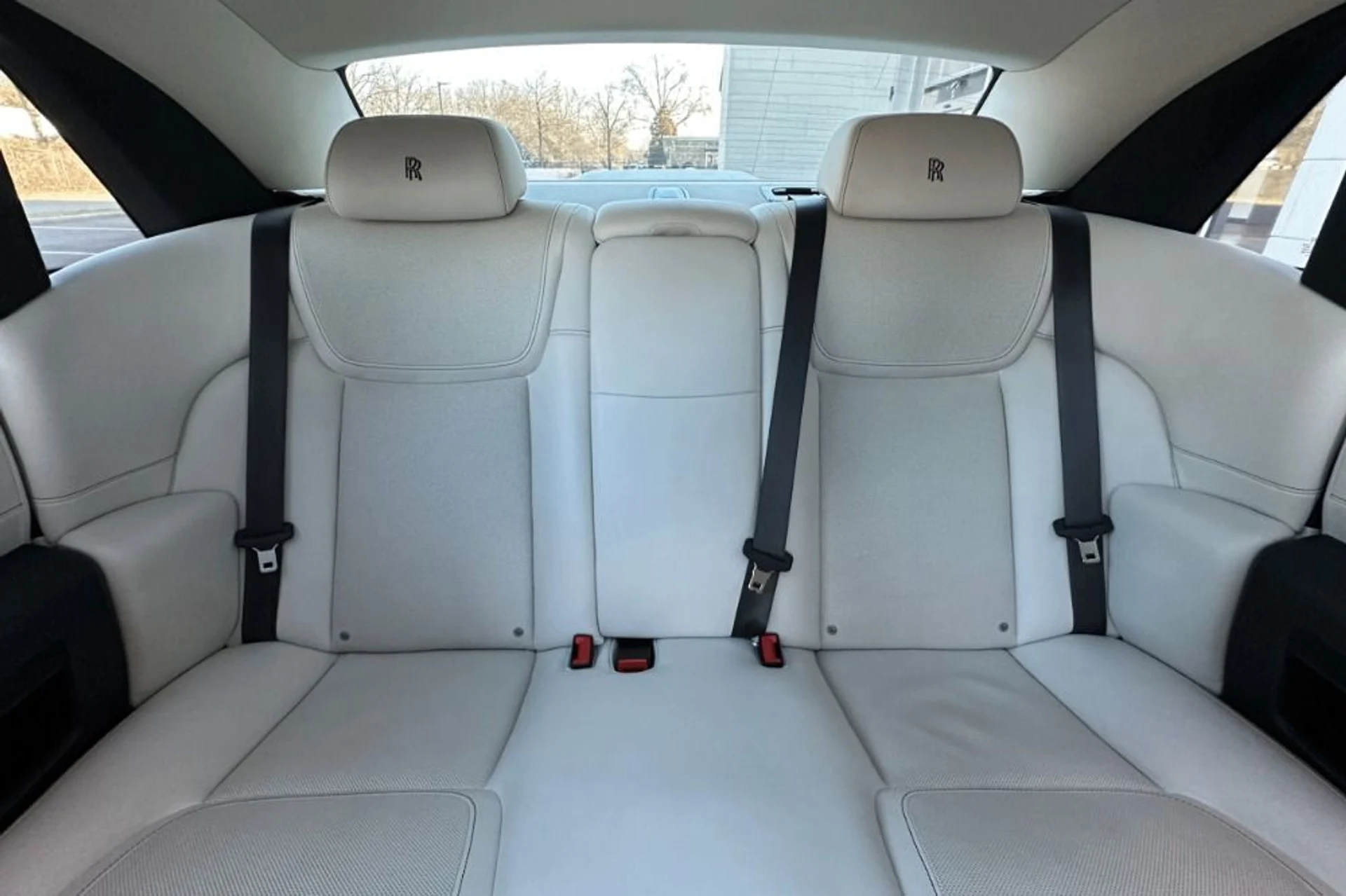 mph013_3815663894_Used_2016_Rolls_Royce_Ghost_1768387750_10a401e2fc