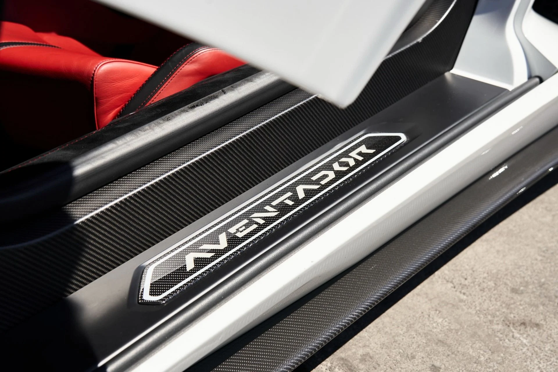 mph013_3818397589_Used_2021_Lamborghini_Aventador_SVJ_Base_1722739728_e8b3790bd0