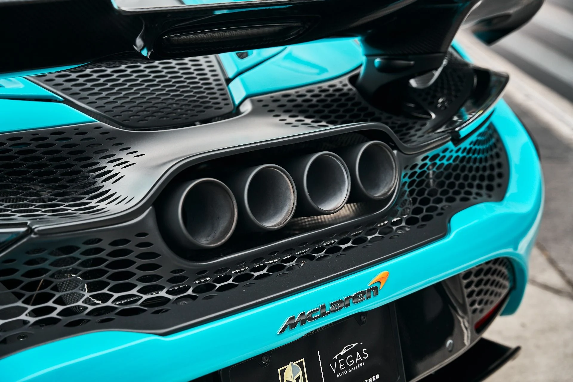 mph013_3823878495_Used_2022_Mc_Laren_765_LT_Base_1786488447_7099155e3b