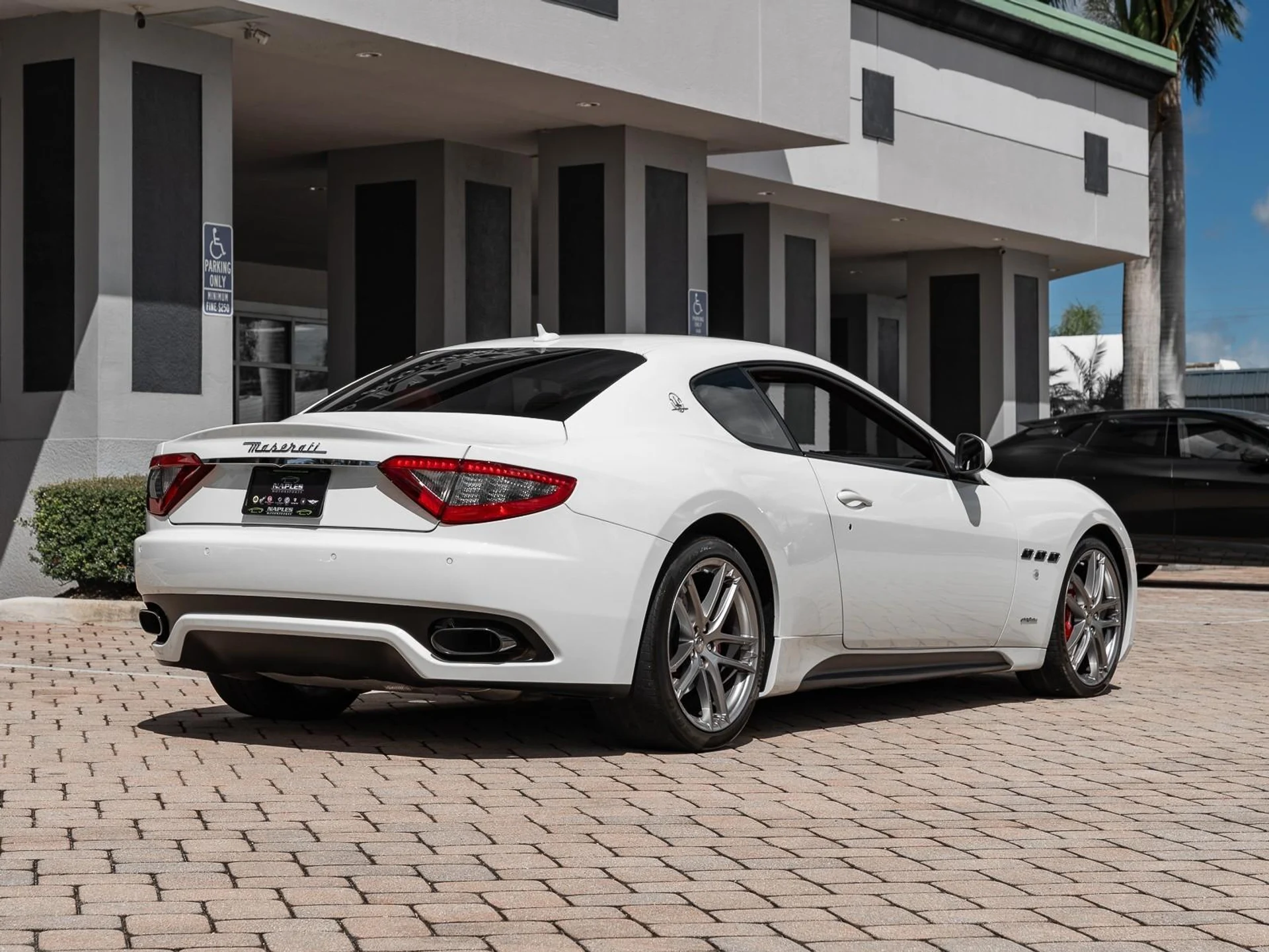 mph013_3824098110_Used_2017_Maserati_Gran_Turismo_Sport_1759184191_7d8b374ffd