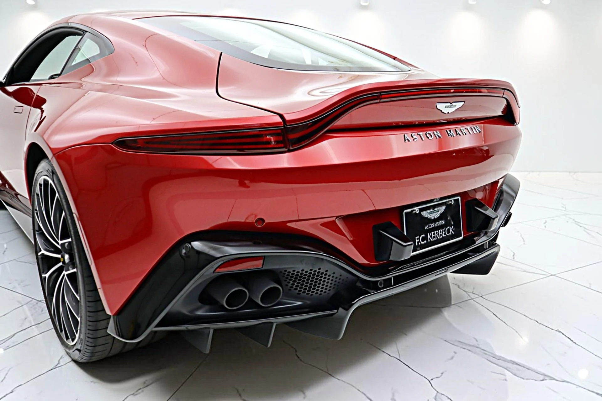 mph013_3826260452_Used_2023_Aston_Martin_Vantage_Coupe_f0068ce4d1