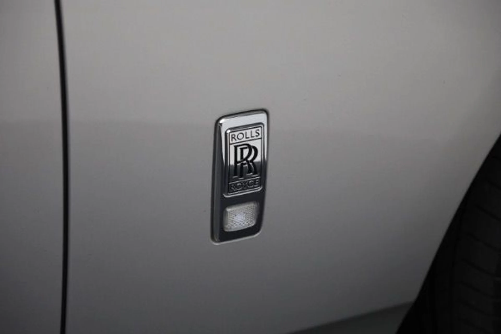 mph013_3830101306_Used_2023_Rolls_Royce_Phantom_d765745d76