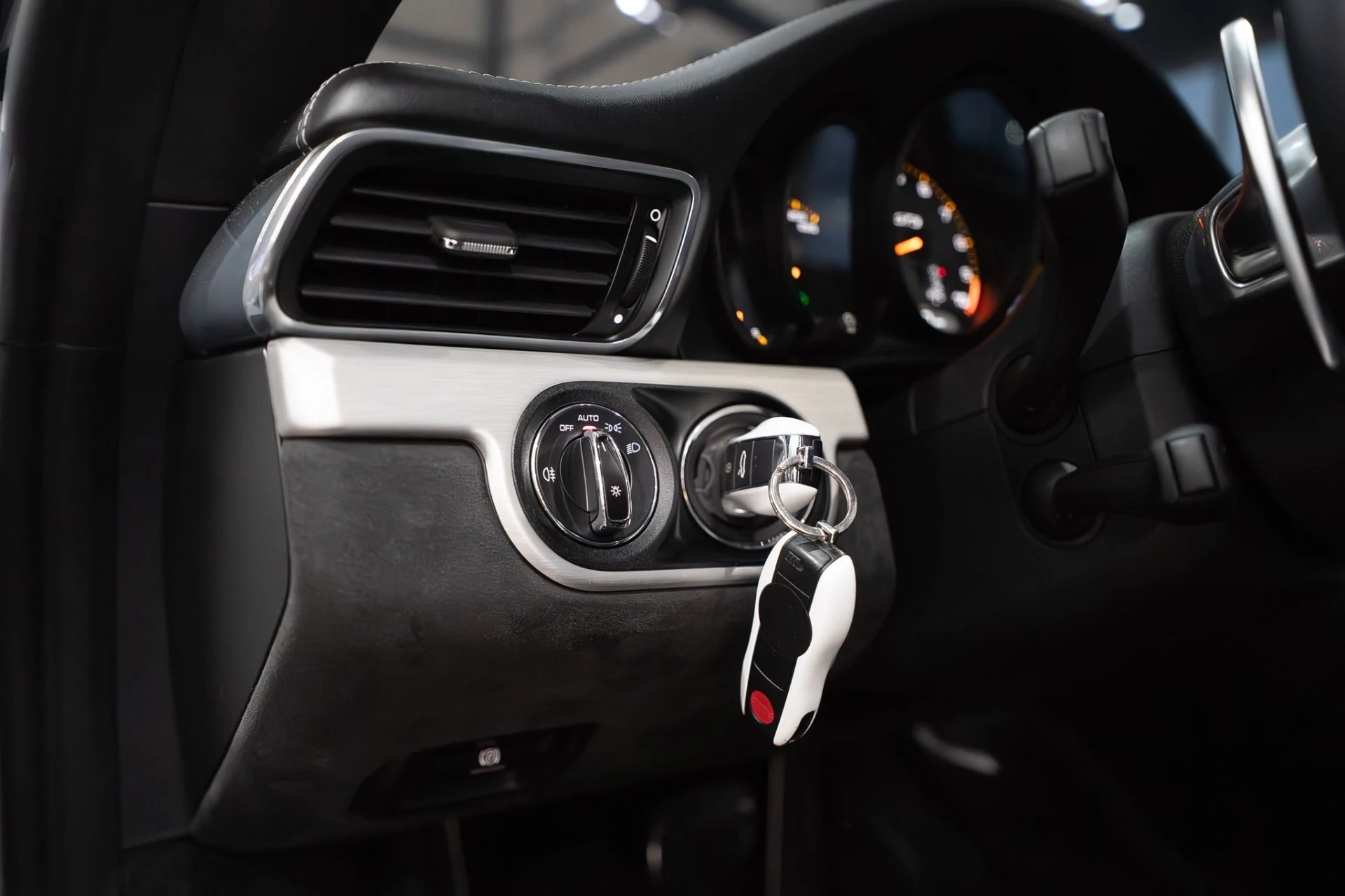 mph013_3841708484_13450_p14_l_b9b5fe3d93