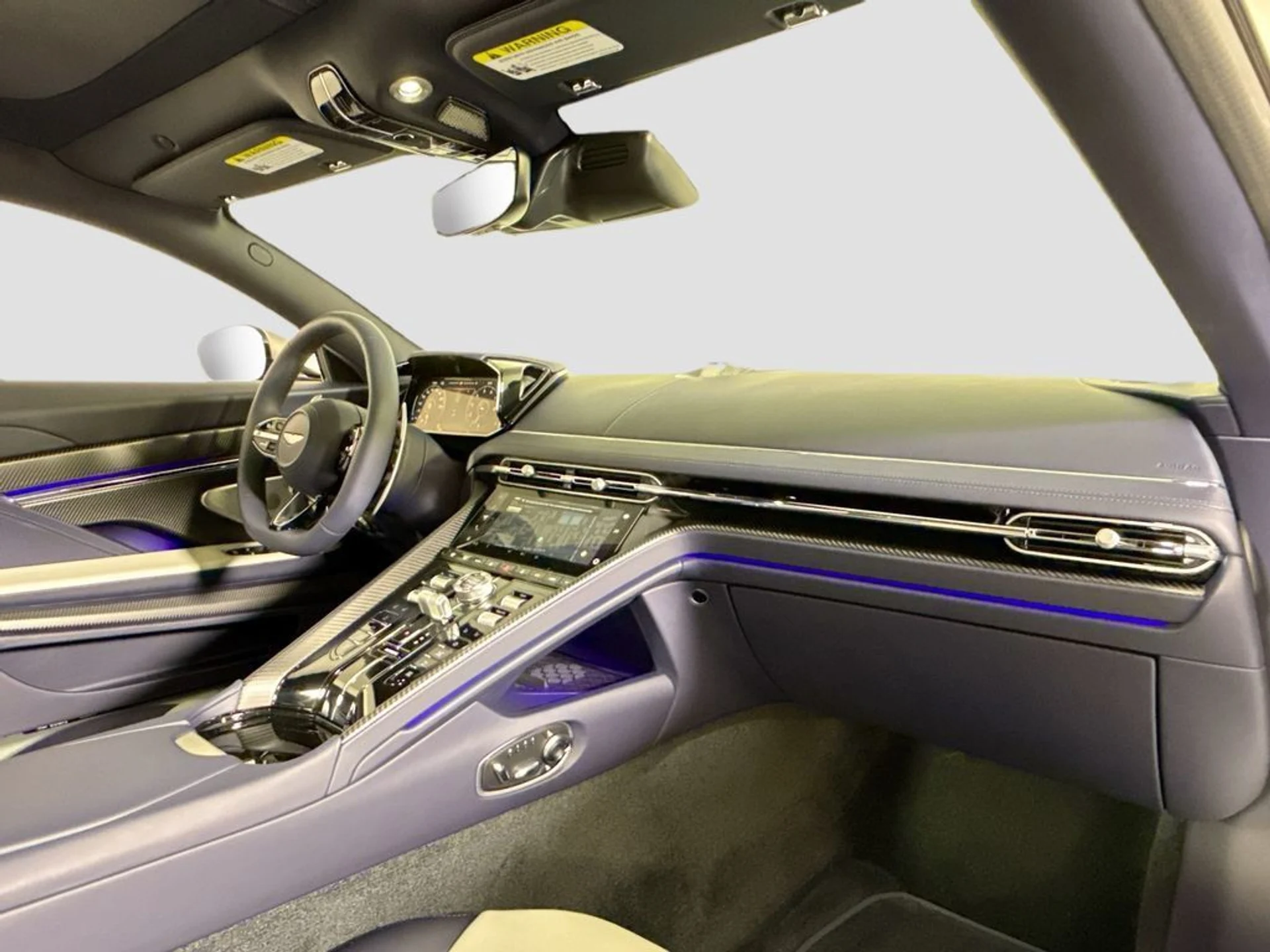 mph013_3843090137_new_2026_aston_martin_db12_11350_23038289_14_1024_248c08bd07