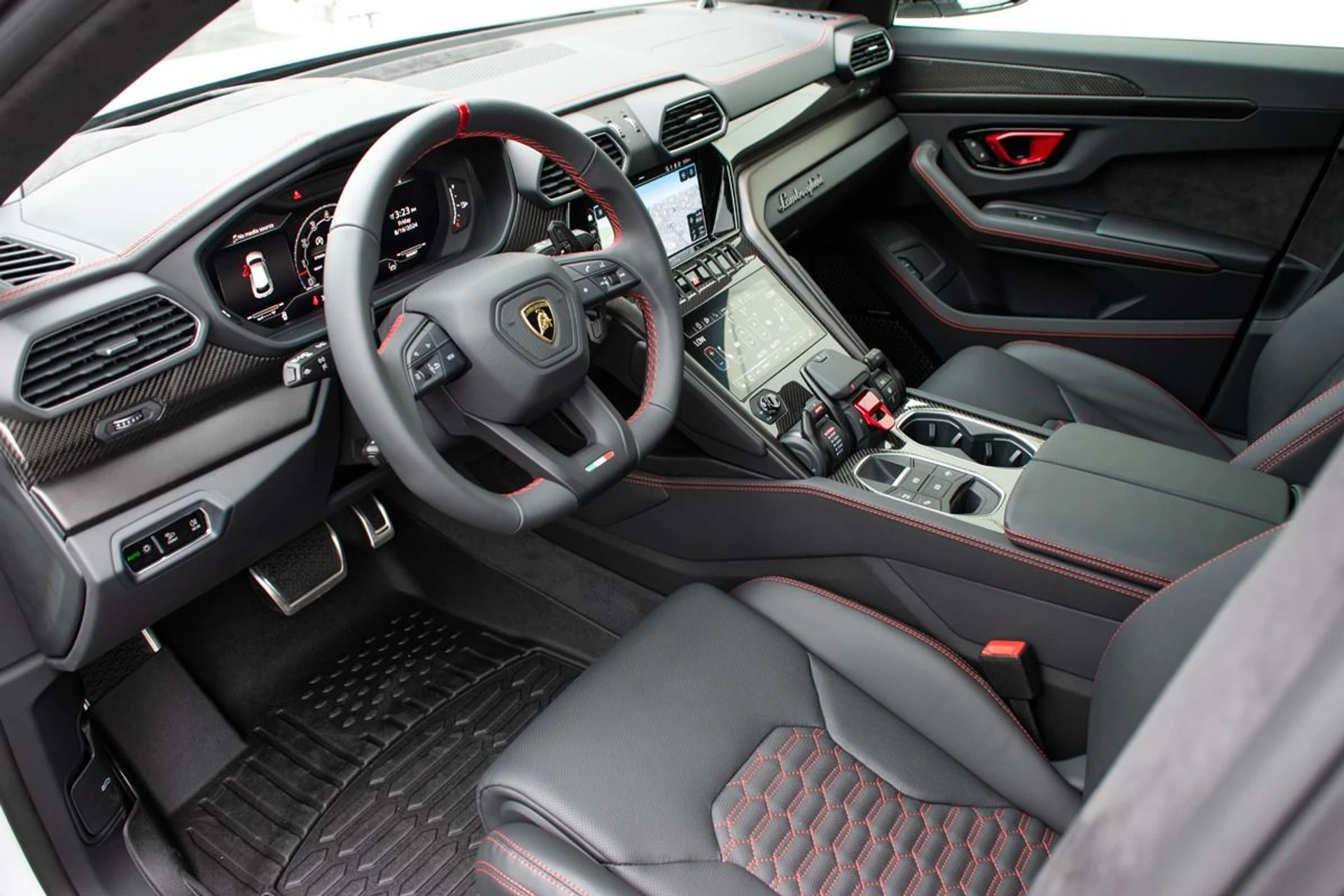 mph013_3843787418_Used_2024_Lamborghini_Urus_S_1736004526_bbc2812029