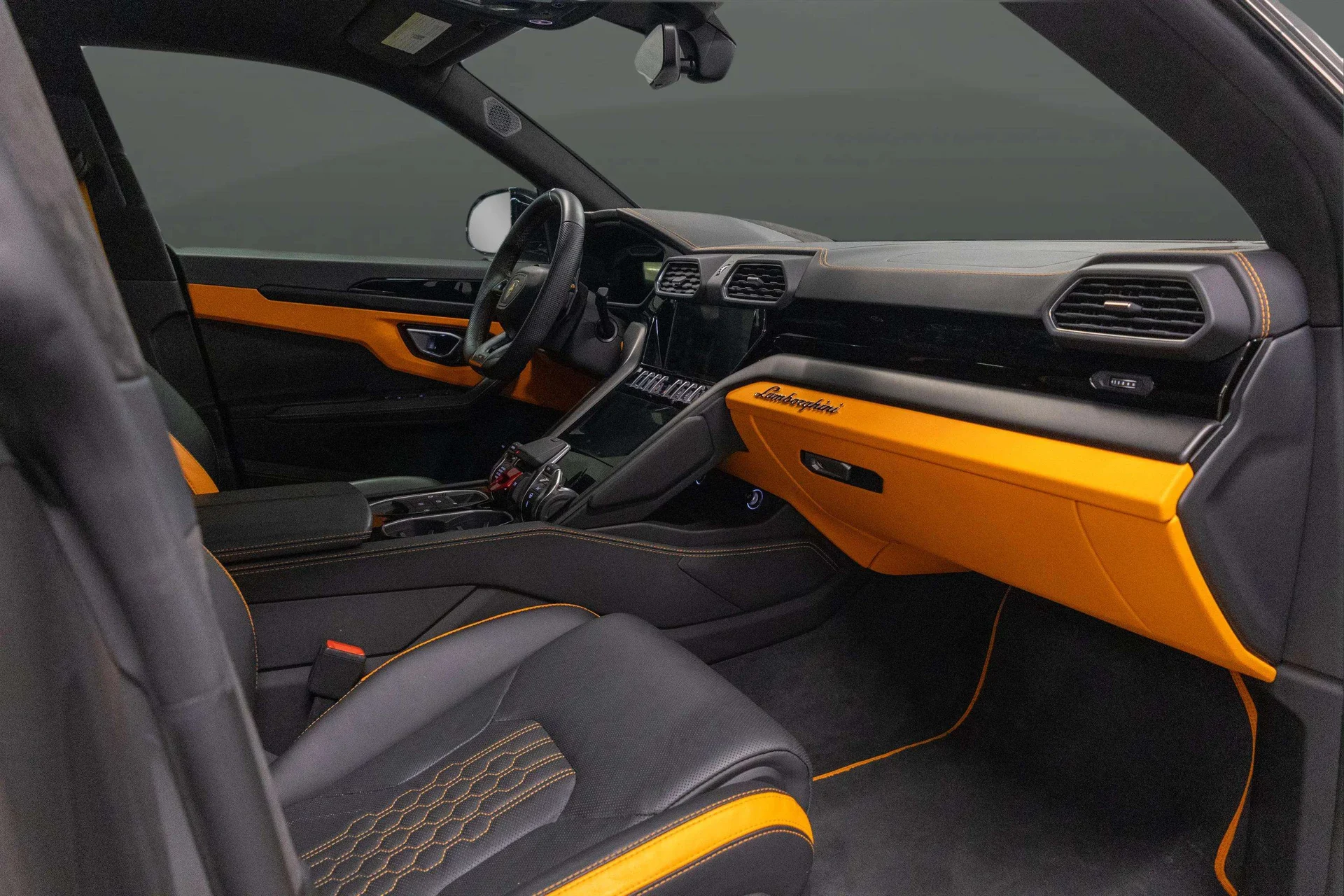 mph013_3851056833_931490e1_f281_4607_a4f9_8a0593e0272f_202420_Lamborghini20_Urus20_S2028_ZPBCB_3_ZLXRLA_3431329_14_4e2fd99748