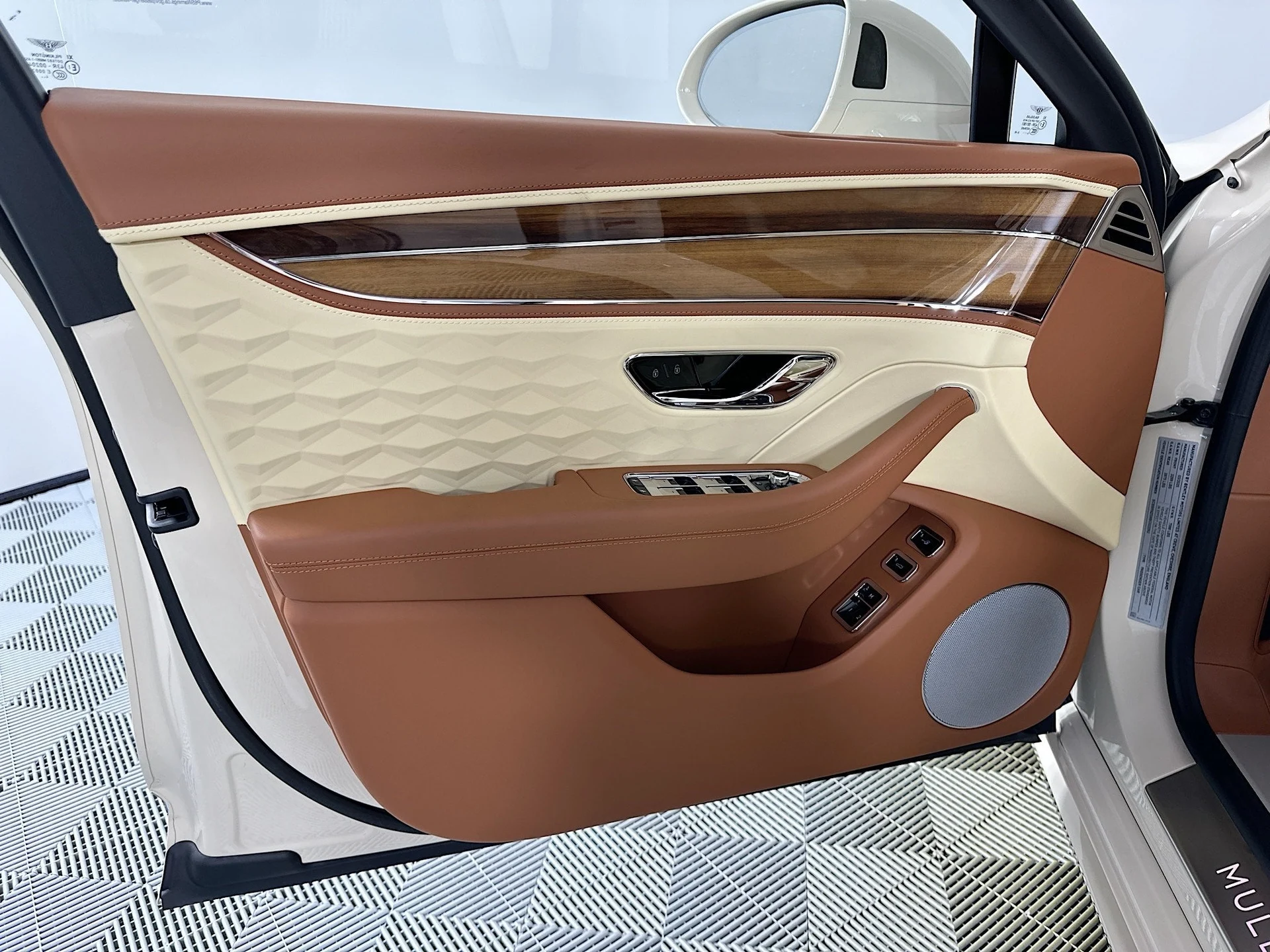 mph013_3854093721_14_3d5e20f1a5