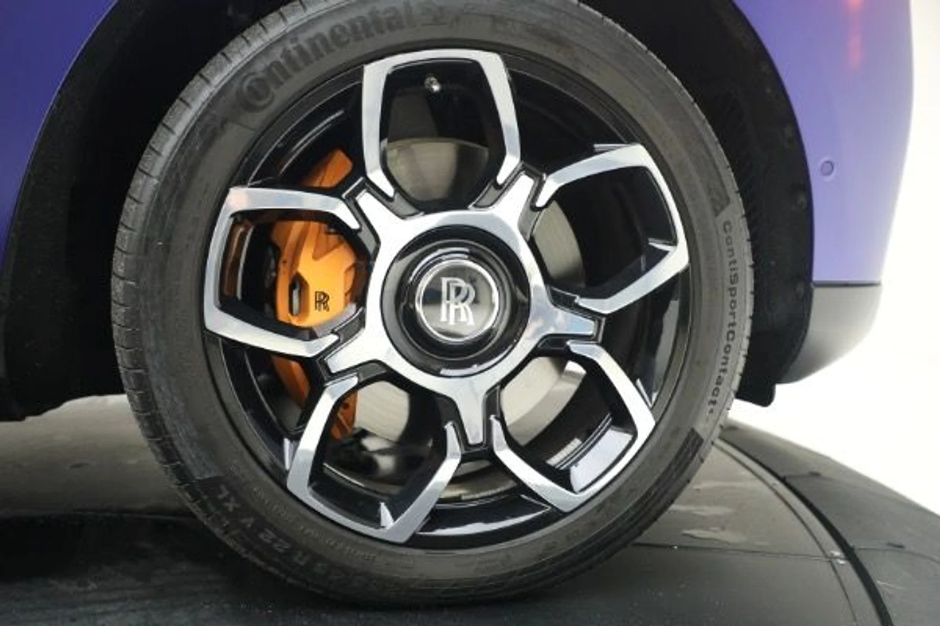 mph013_3859729694_Used_2023_Rolls_Royce_Black_Badge_Cullinan_f0e2e57771