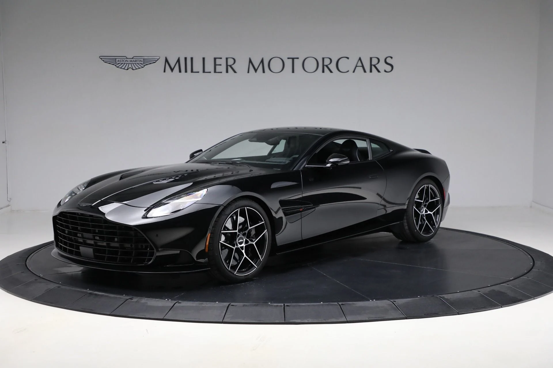mph013_3861623991_New_2025_Aston_Martin_Vanquish_d011fe603e