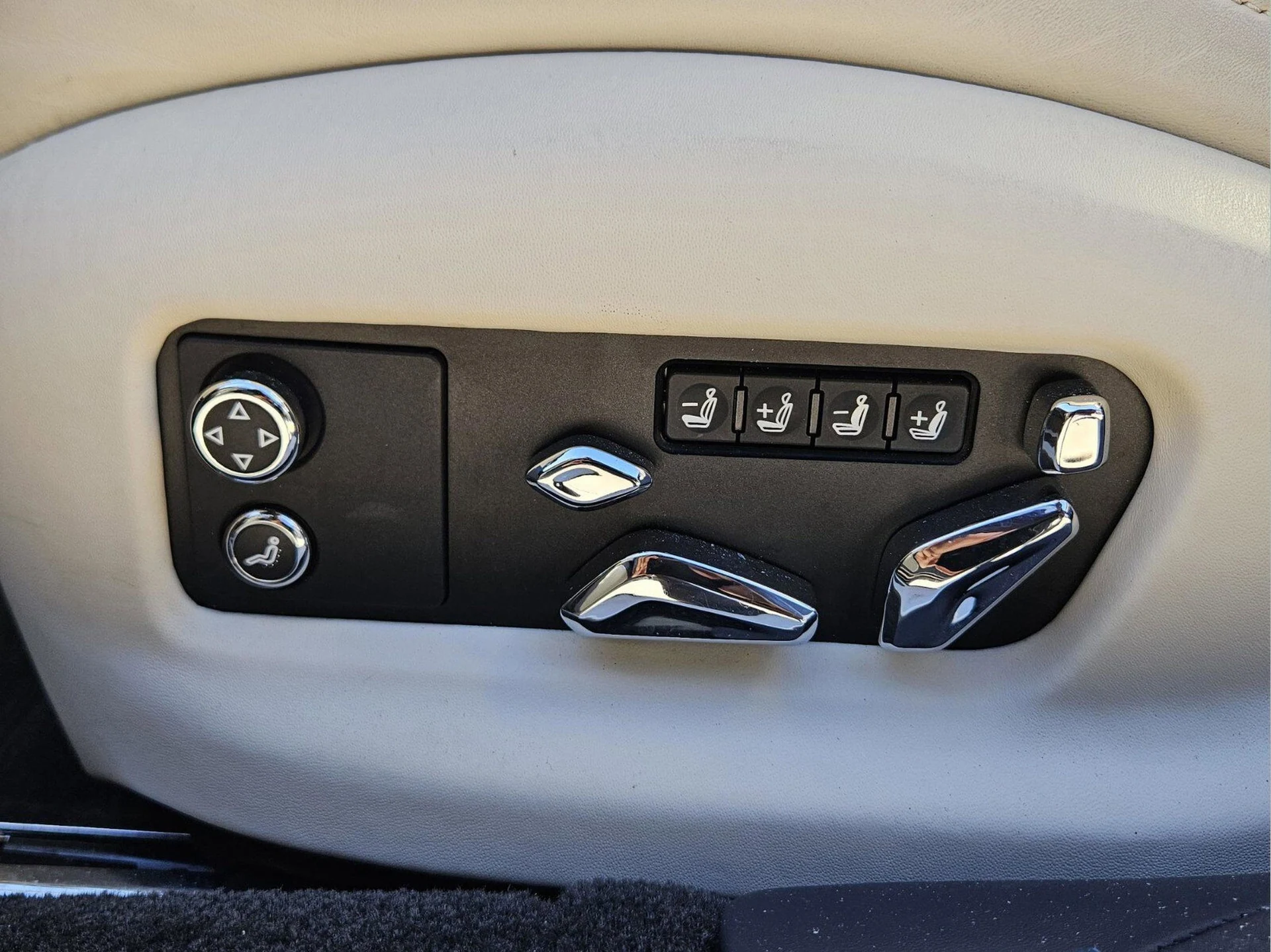 mph013_3864496478_beba5d46f4a8967330dab2dc488b2b04x_5285fd3146