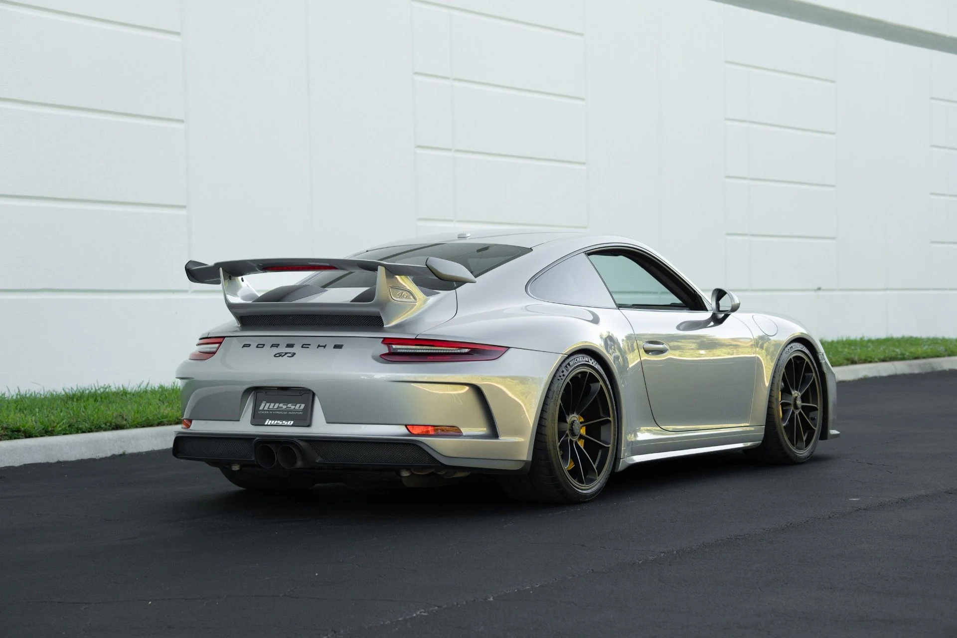 mph013_3864801941_Used_2018_Porsche_911_GT_3_1761946041_946dd7d938