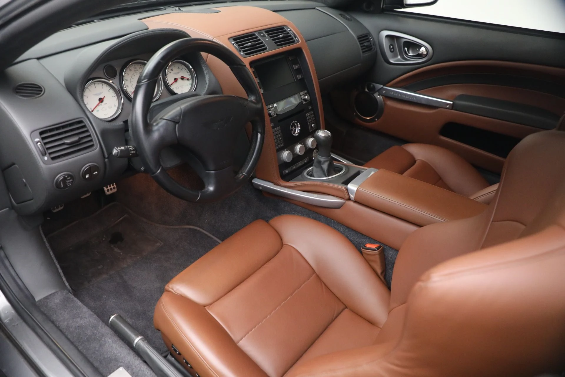 mph013_3867789676_Used_2006_Aston_Martin_V12_Vanquish_S_1792851745_a5cb656b63