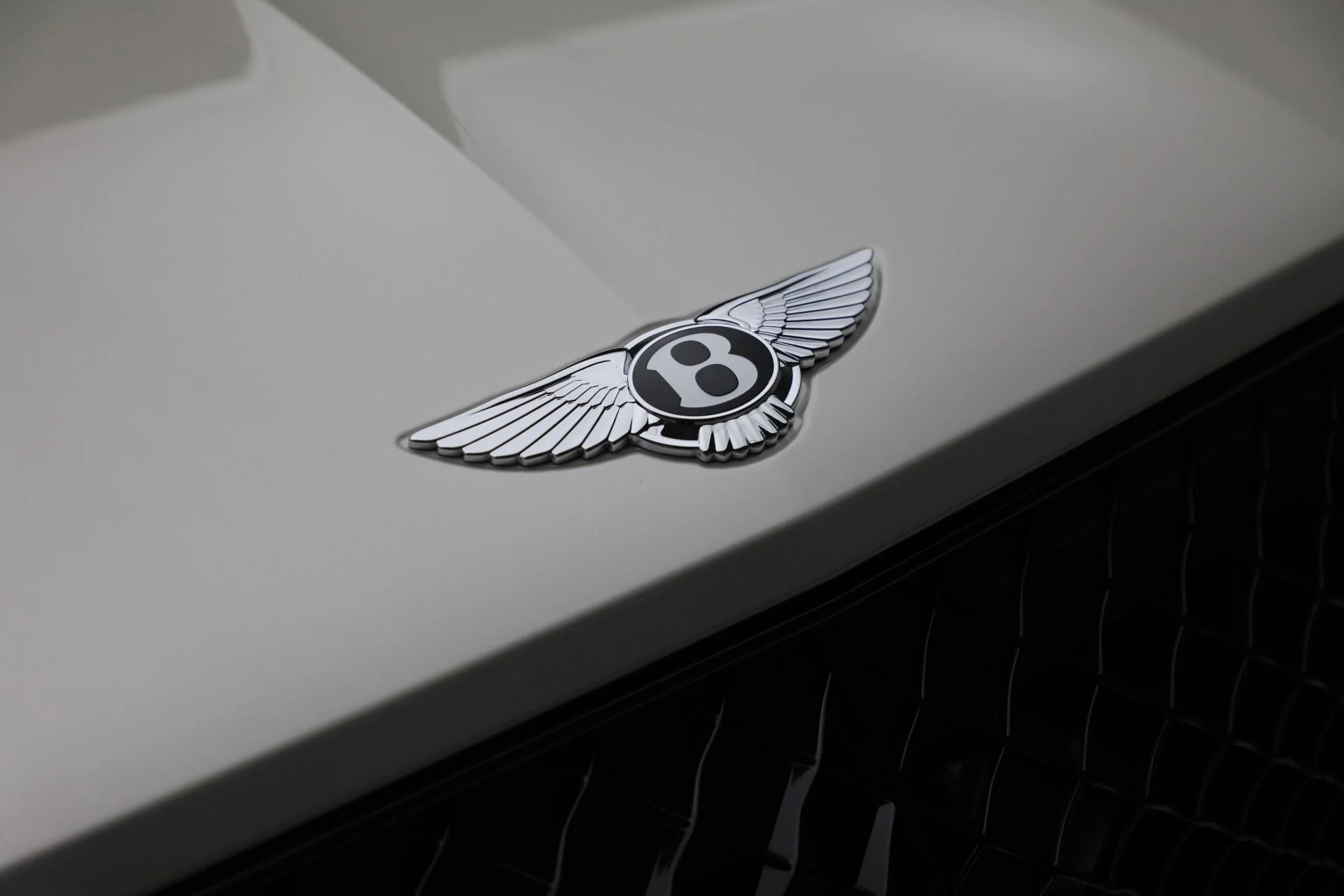 mph013_3873008739_New_2025_Bentley_Bentayga_V8_181d440d7d