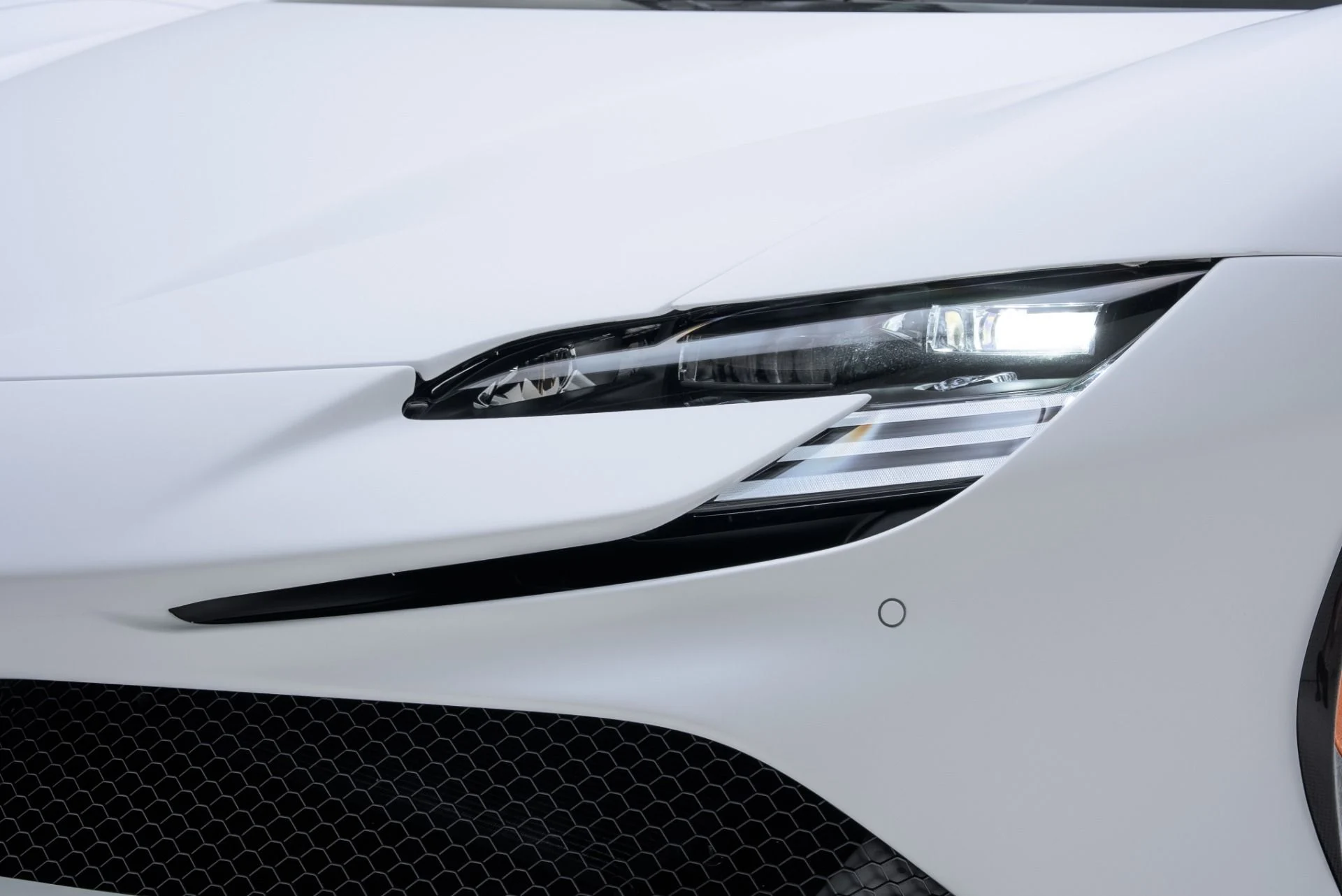 mph013_3875758303_Used_2023_Ferrari_SF_90_Stradale_1772151566_8089a4f050