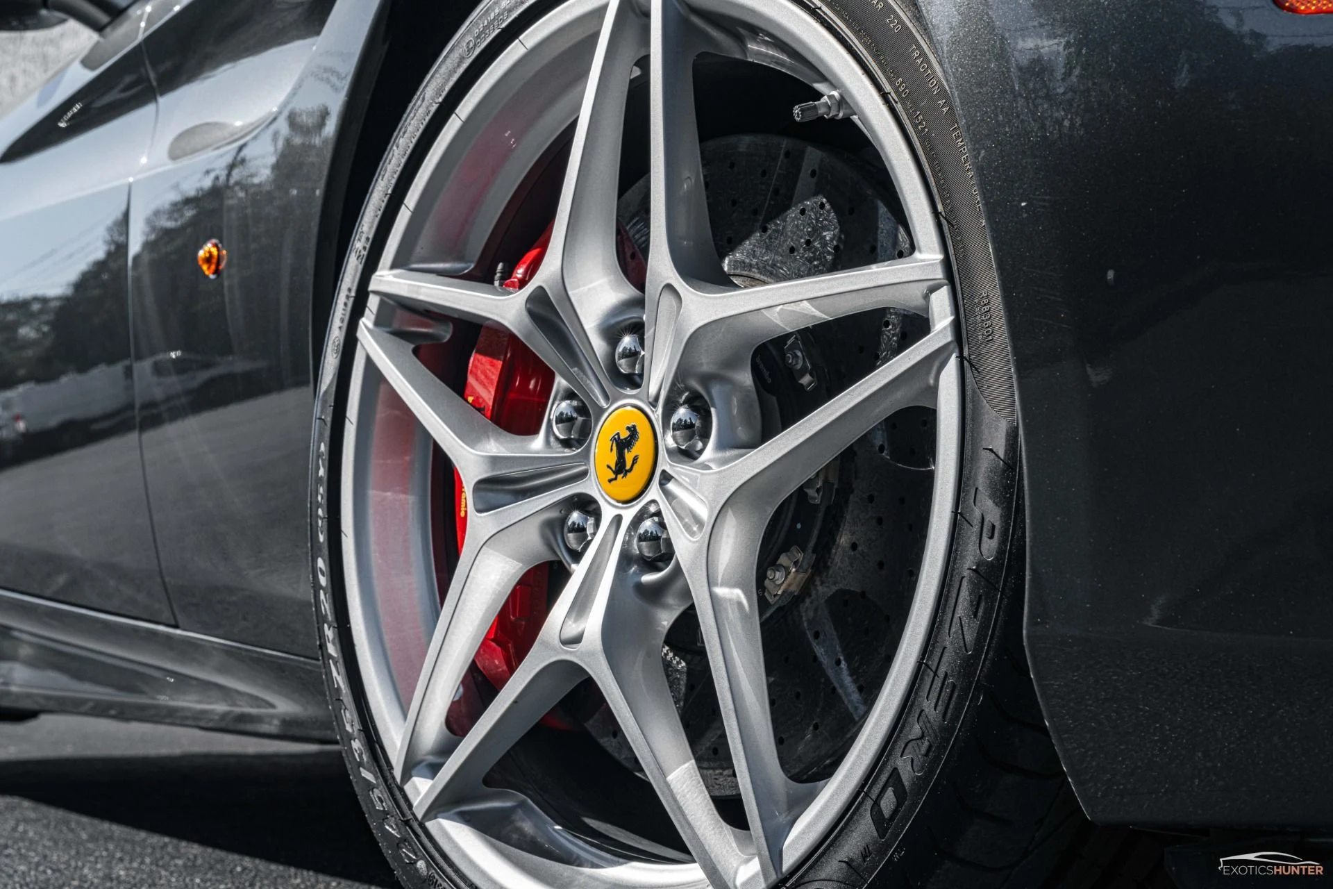 mph013_3876443878_Used_2015_Ferrari_California_T_w_Carbon_Steering_Wheel_Magneride_Reverse_Cam_20in_Wheels_1746820122_3c1bae3719