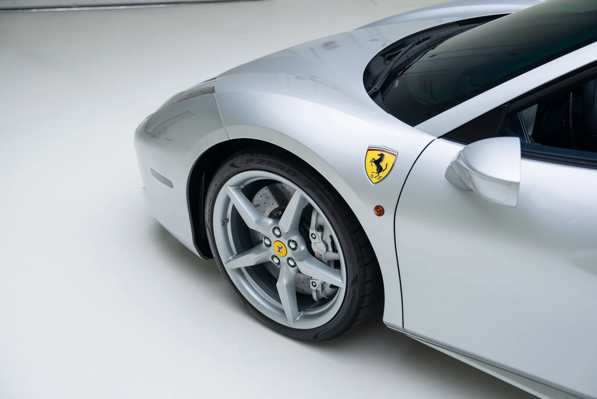 mph013_3877193019_Used_2017_Ferrari_488_Spider_1762375405_3de31a72c0