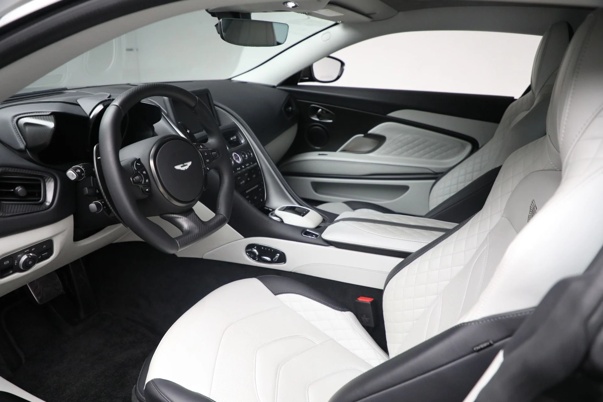 mph013_3878108525_Used_2023_Aston_Martin_DBS_770_Ultimate_e0892e3f7a