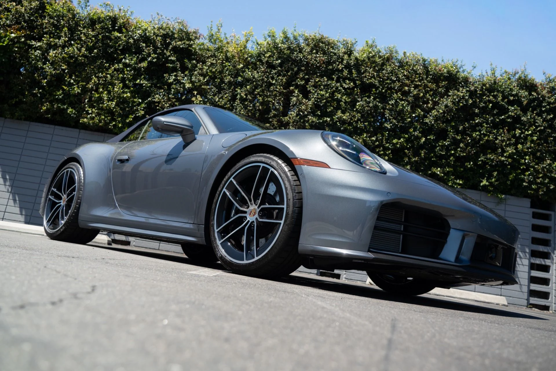 mph013_3880315569_Used_2025_Porsche_911_Carrera_S_1757361864_148a052458