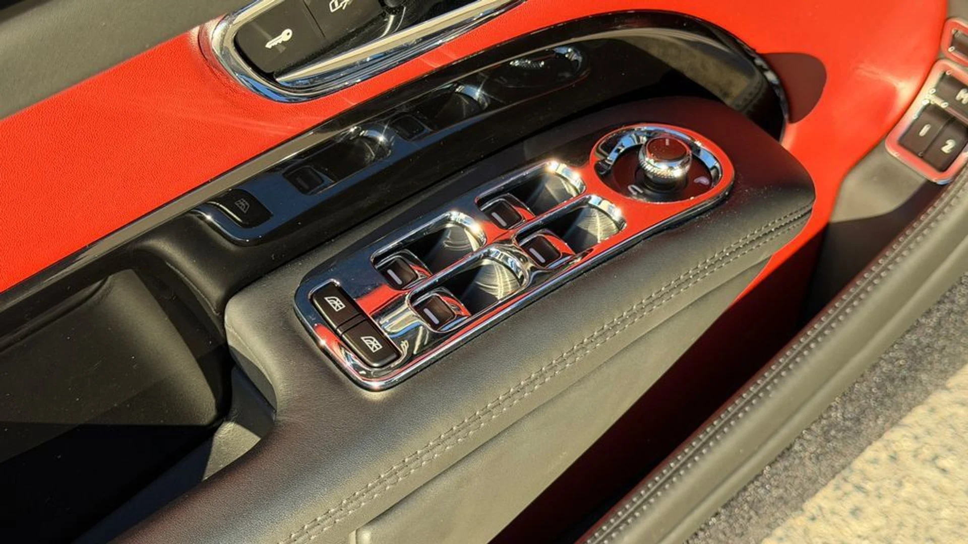 mph013_3880370840_46f428a7bb064f4d99000e63d4f309dc_e1212b867f