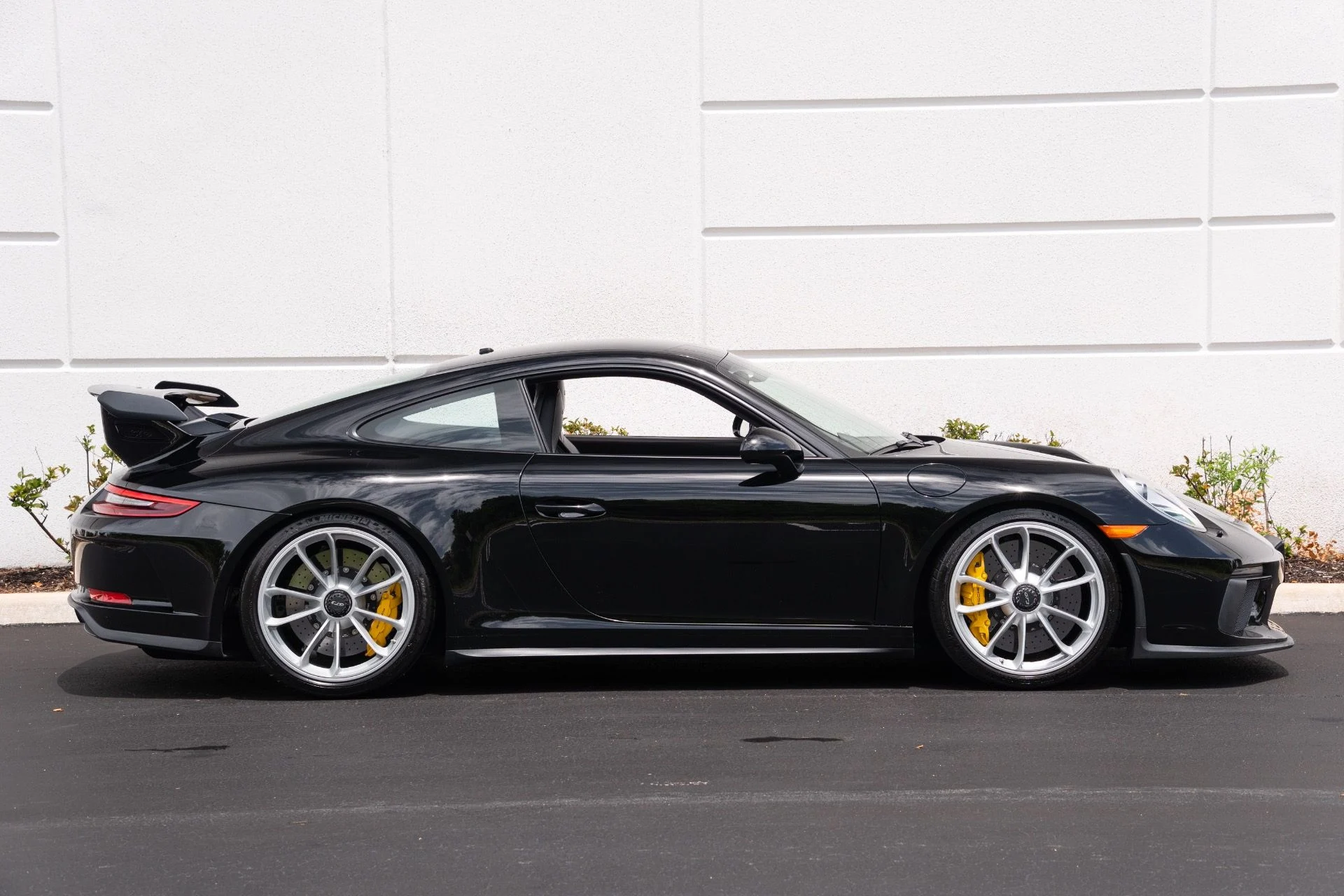 mph013_3883487005_Used_2018_Porsche_911_GT_3_1780452373_ee78d87540