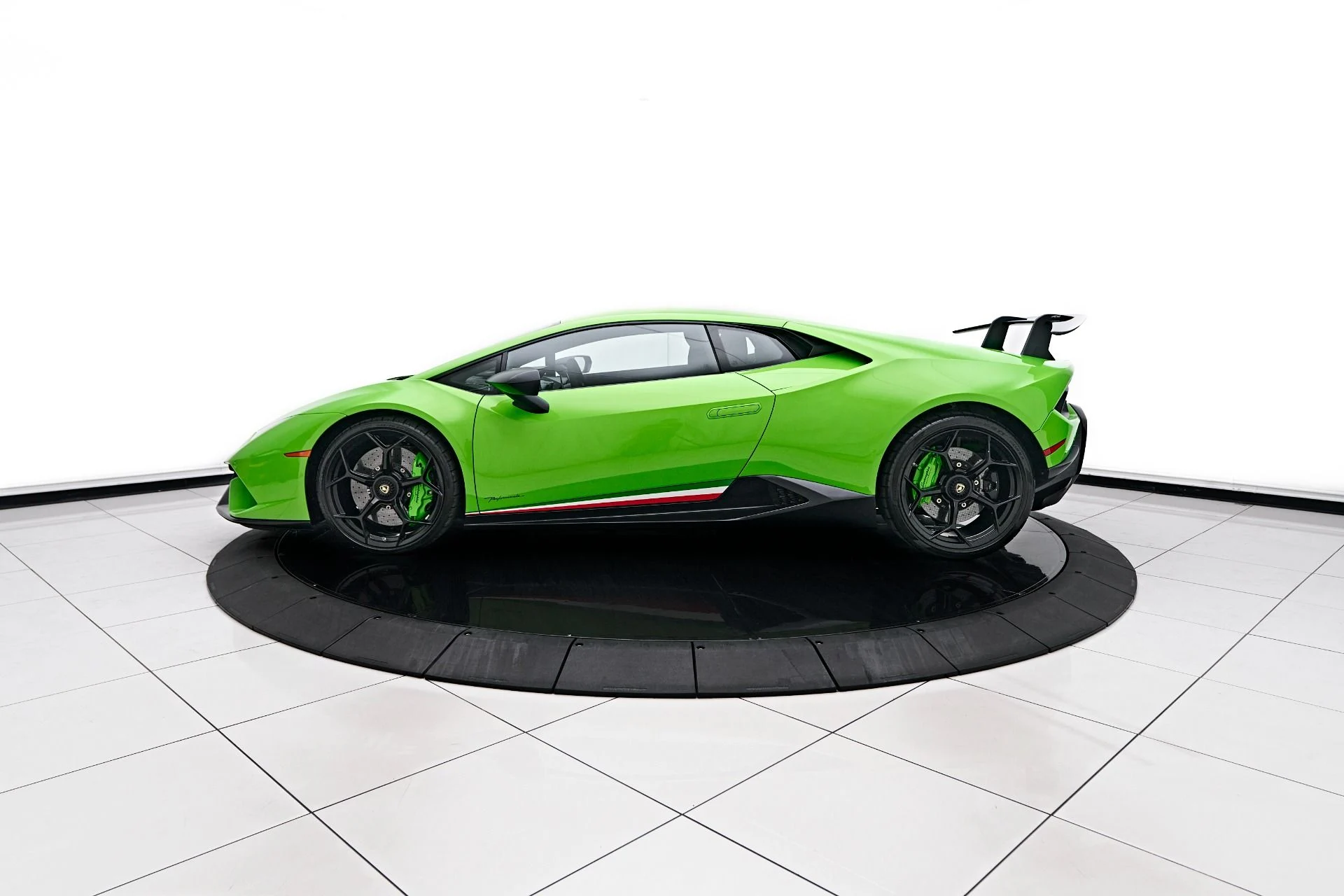 mph013_3895971377_Used_2019_Lamborghini_Huracan_Performante_1757626060_f4c90f6ed2