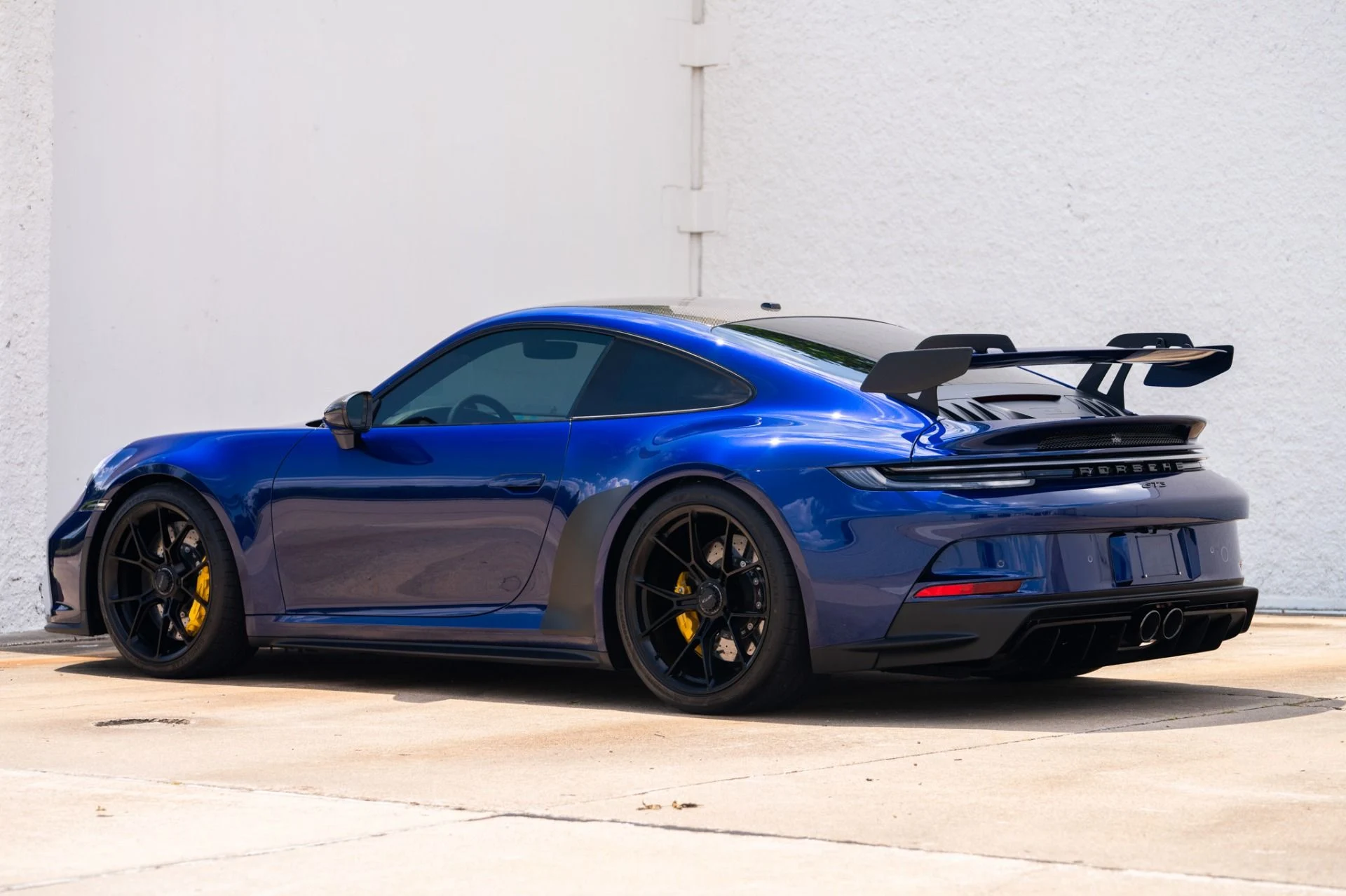 mph013_3899561754_Used_2022_Porsche_911_GT_3_1757712953_777bc94652