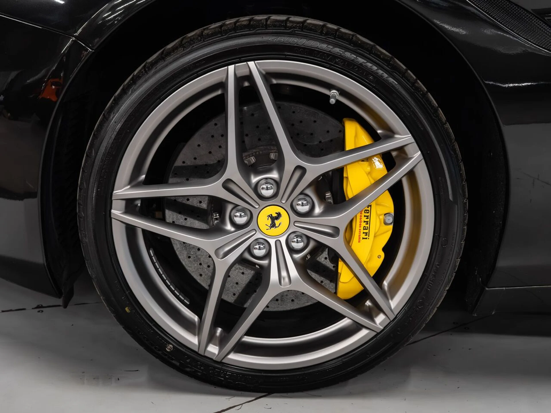 mph013_3900284849_ferrari_california_2015_9145c3b68c