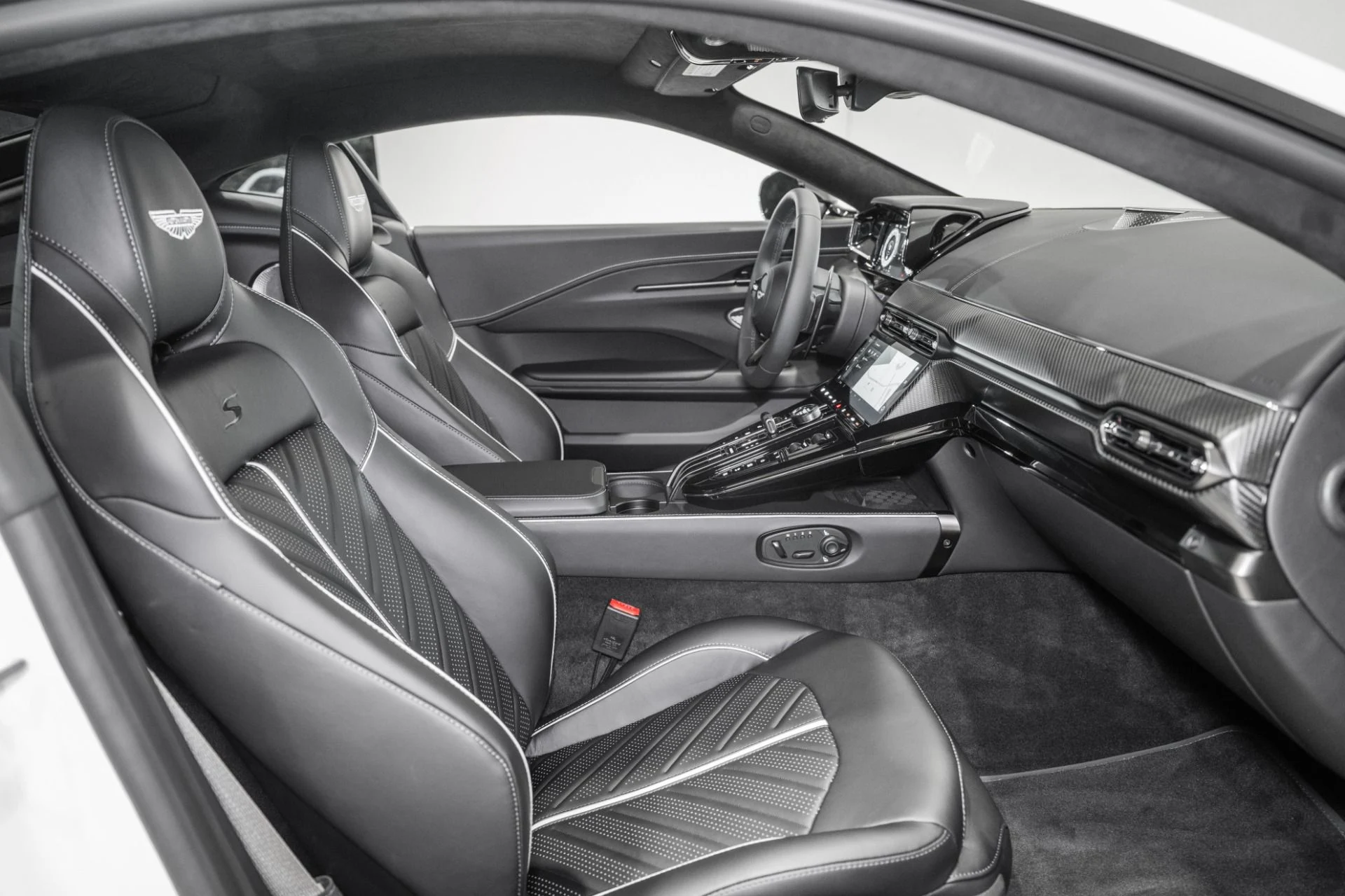 mph013_3901829396_New_2026_Aston_Martin_Vantage_S_1784733238_0616b0522d
