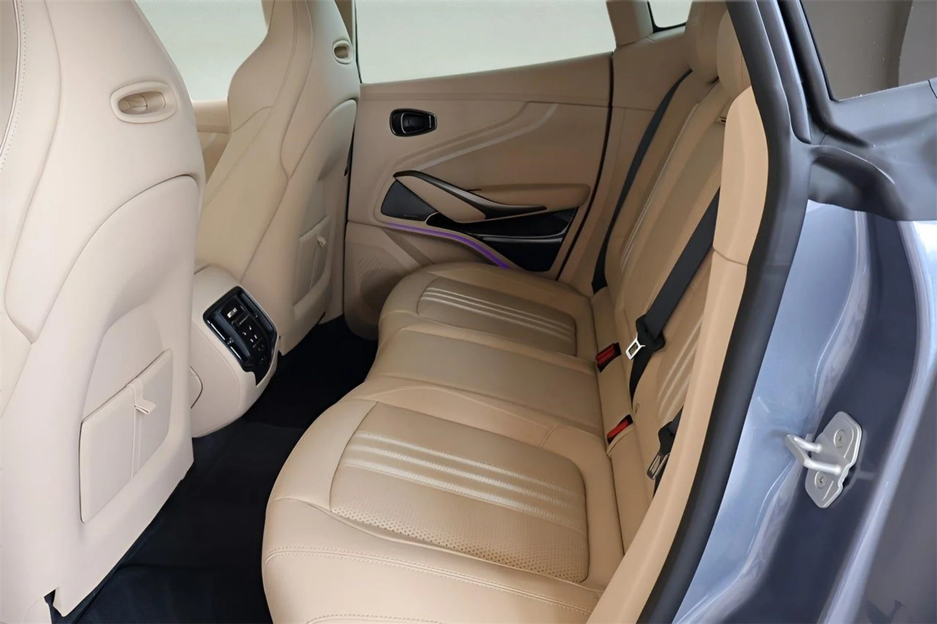 mph013_3902345962_14_e449b0f5c4