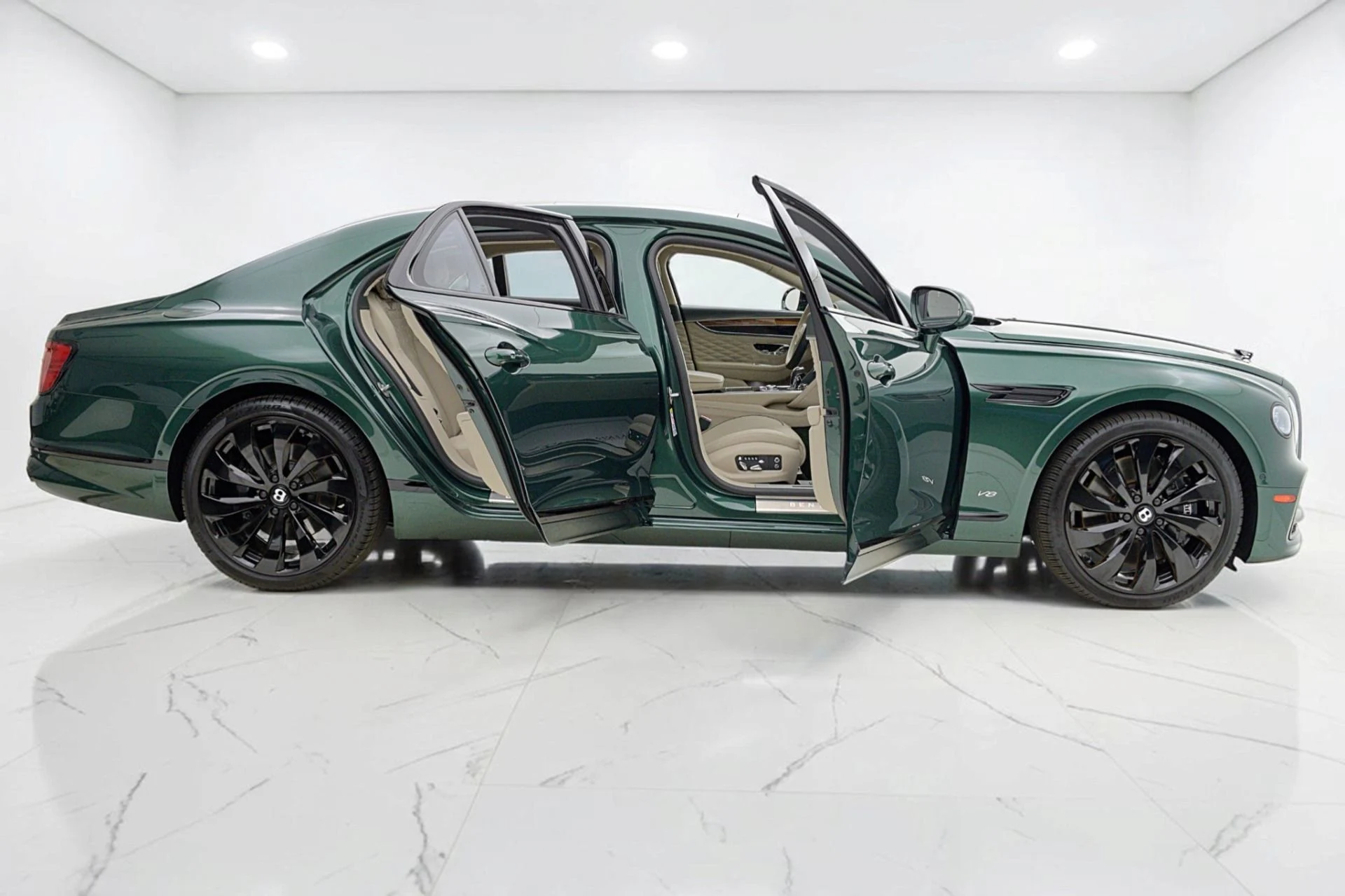 mph013_3915924680_Used_2022_Bentley_Flying_Spur_V8_81c86b5d23