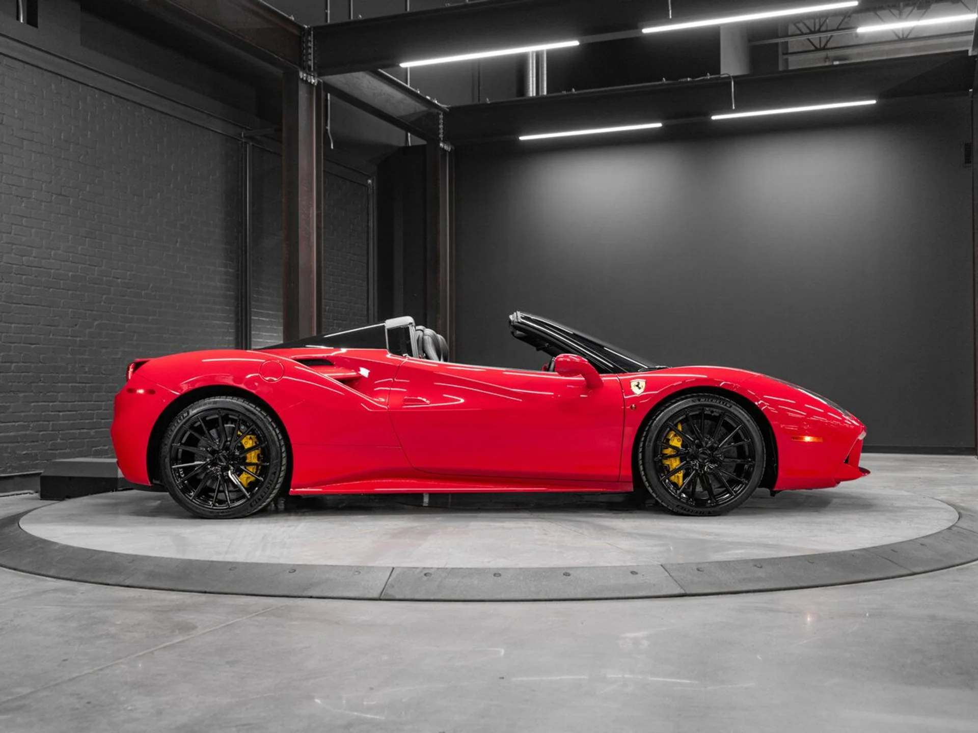 mph013_3916421886_ferrari_488_spider_2018_ec40687761