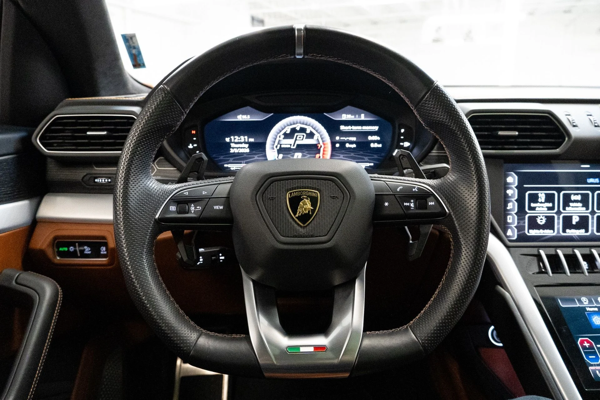 mph013_3918845071_Used_2019_Lamborghini_Urus_1770318658_306e2ee072